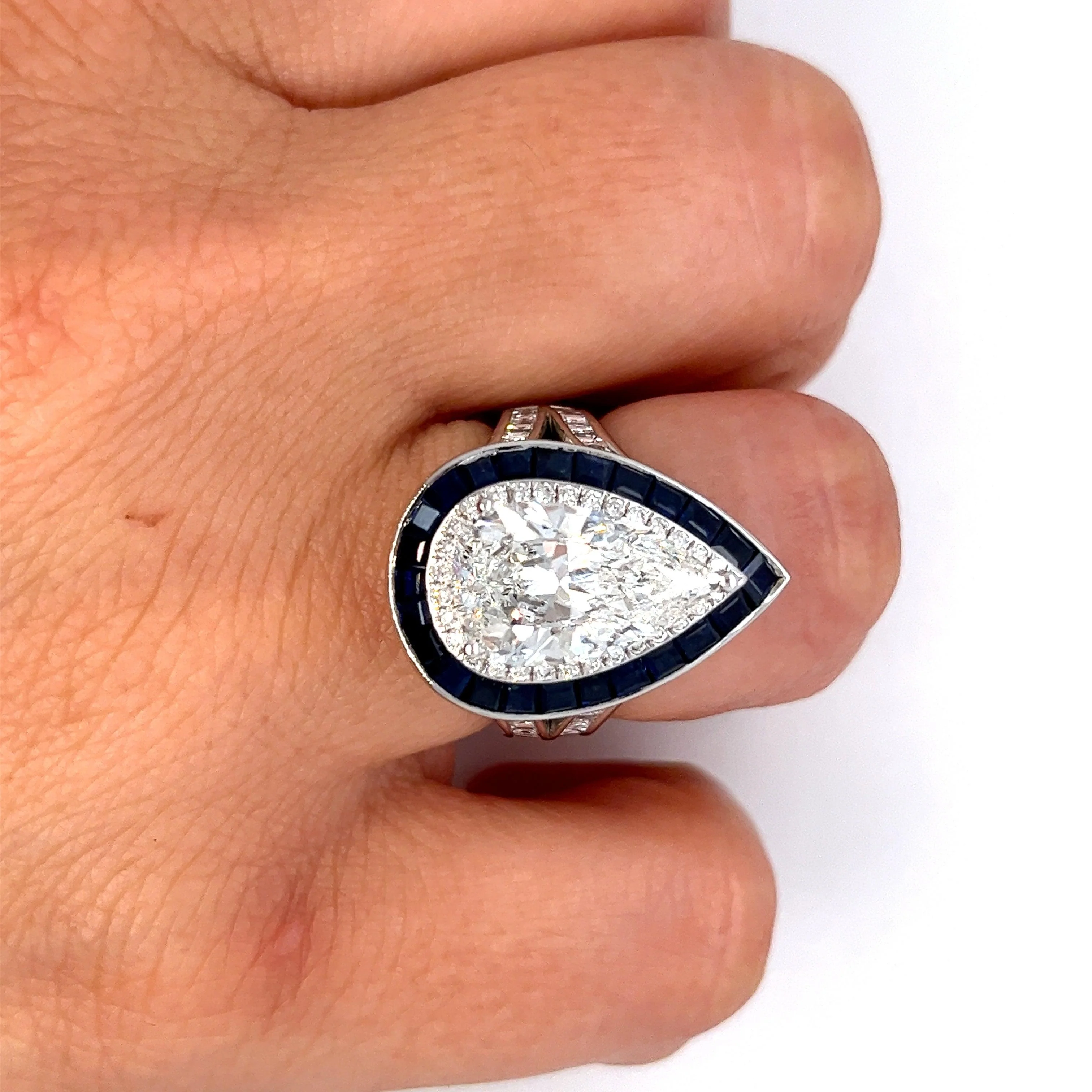 GIA Certified 4.48 Carat Pear Shape, H/SI2, Diamond Ring - Image 5