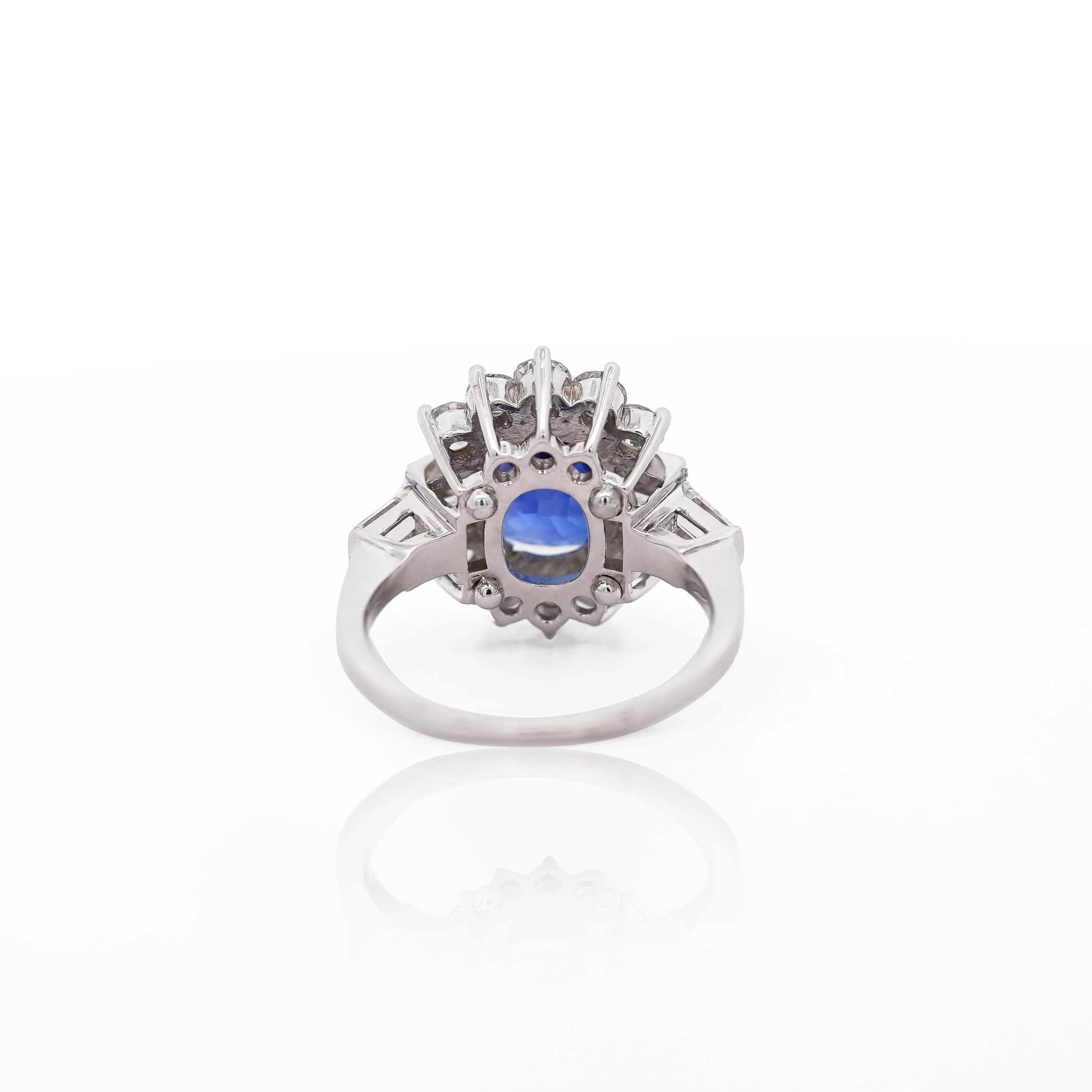 GIA Certified 5.35 Carat Cushion Cut Burma Sapphire Vintage Ring - Image 7