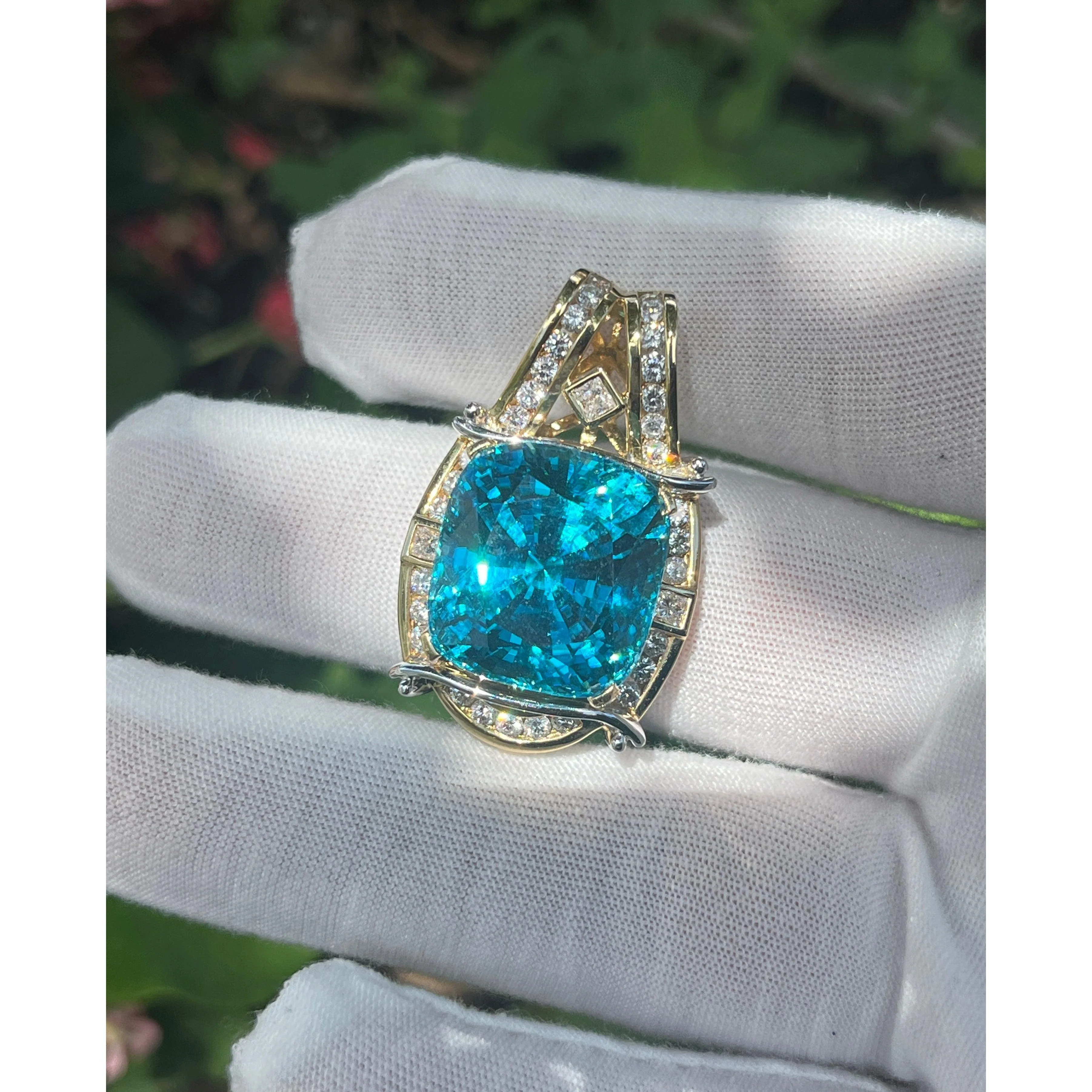 Rare GIA Certified 50 Carat Greenish Blue Zircon Pendant Necklace with Diamonds in Platinum & 18K Yellow Gold - Image 2