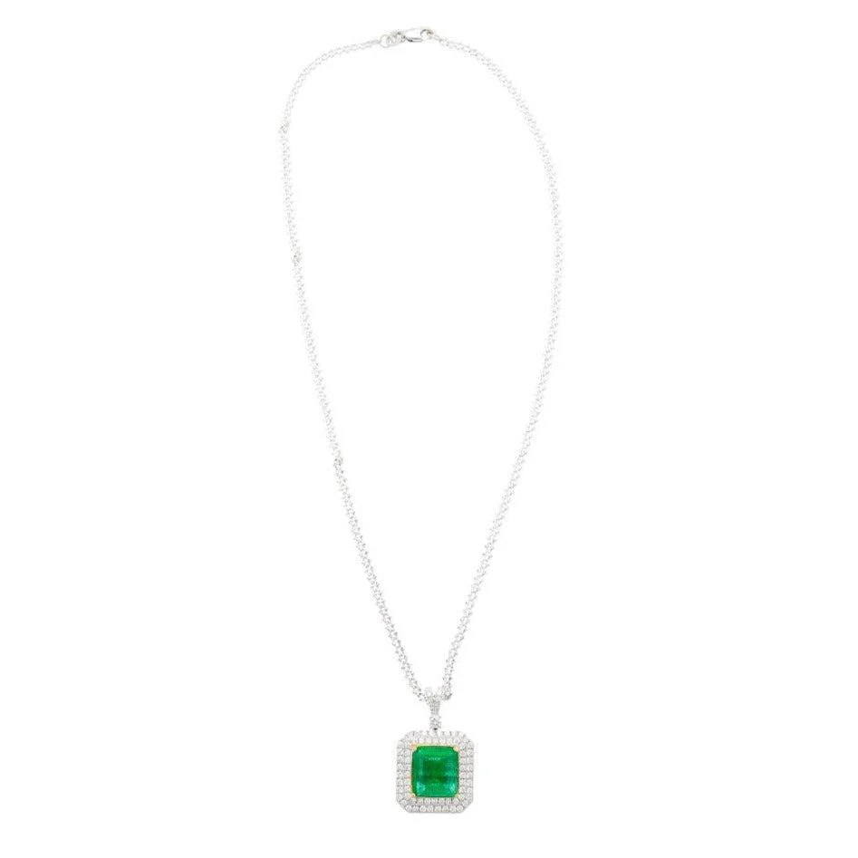 GIA Certified 6.33 Carat Minor Oil Colombian Emerald Necklace in 18K White Gold - Image 6