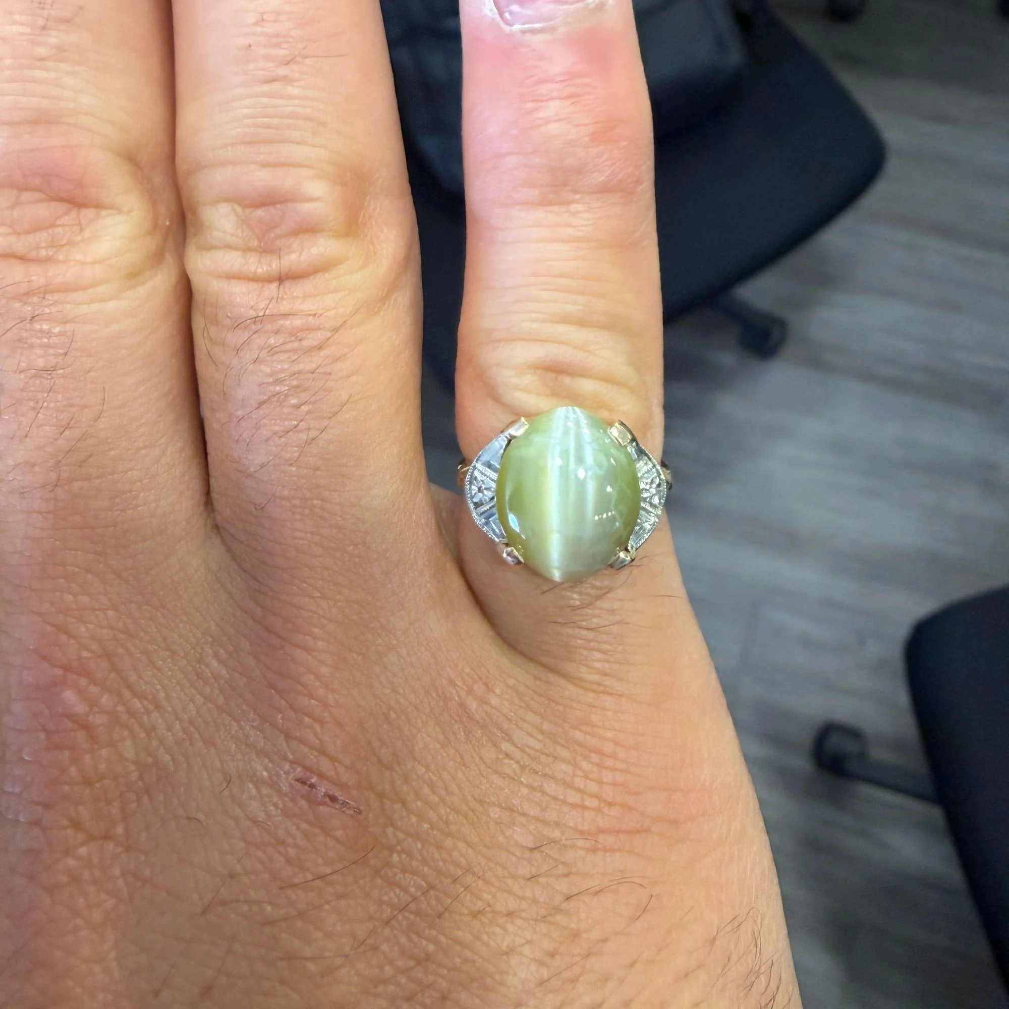 GIA Certified 9.46 Carat Green Cats Eye Chrysoberyl 14K Gold Art Deco Ring - Image 9