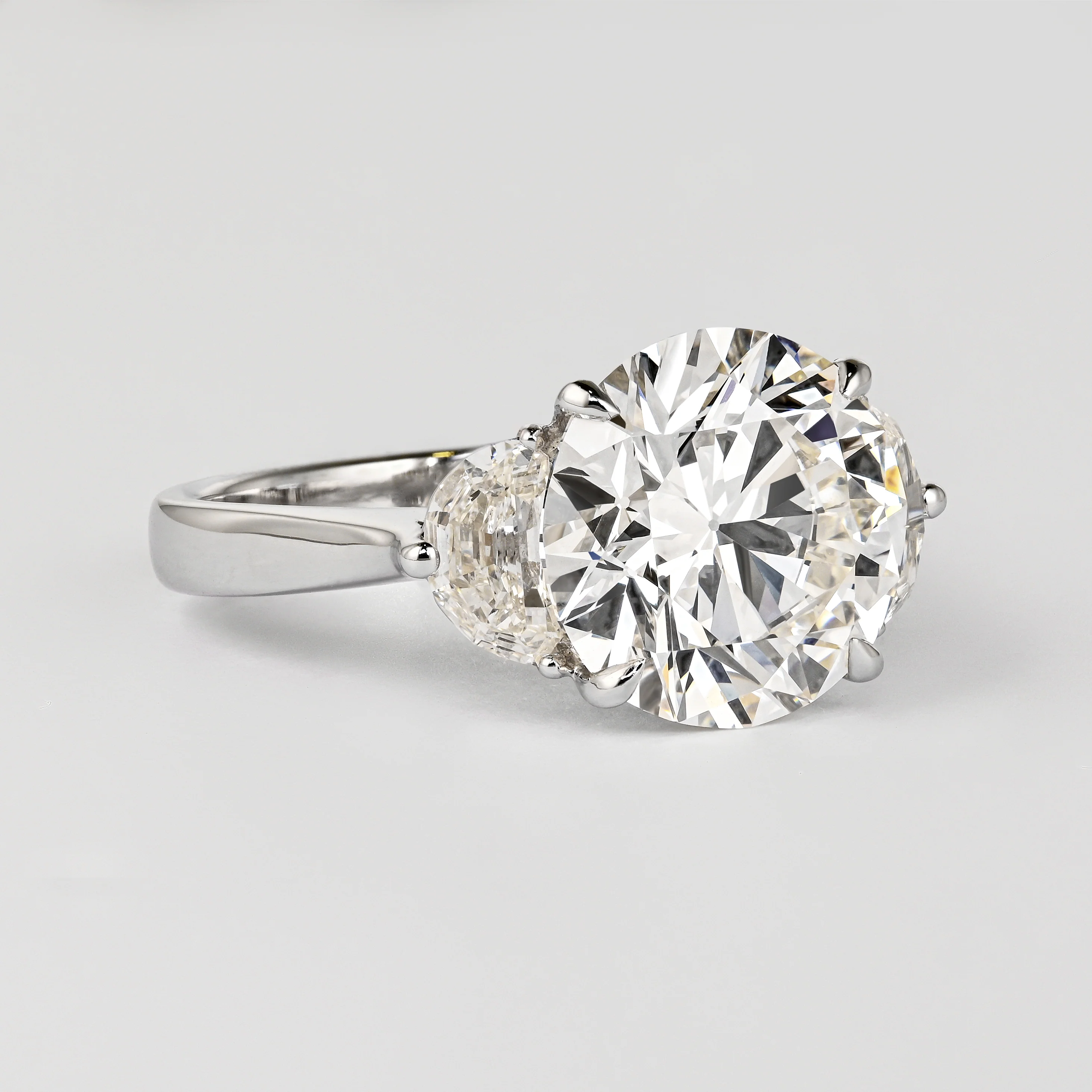GIA Certified 5.03 Carat J/VVS1 Round Cut Diamond Ring Half Moon Cut Side Stones - Image 2