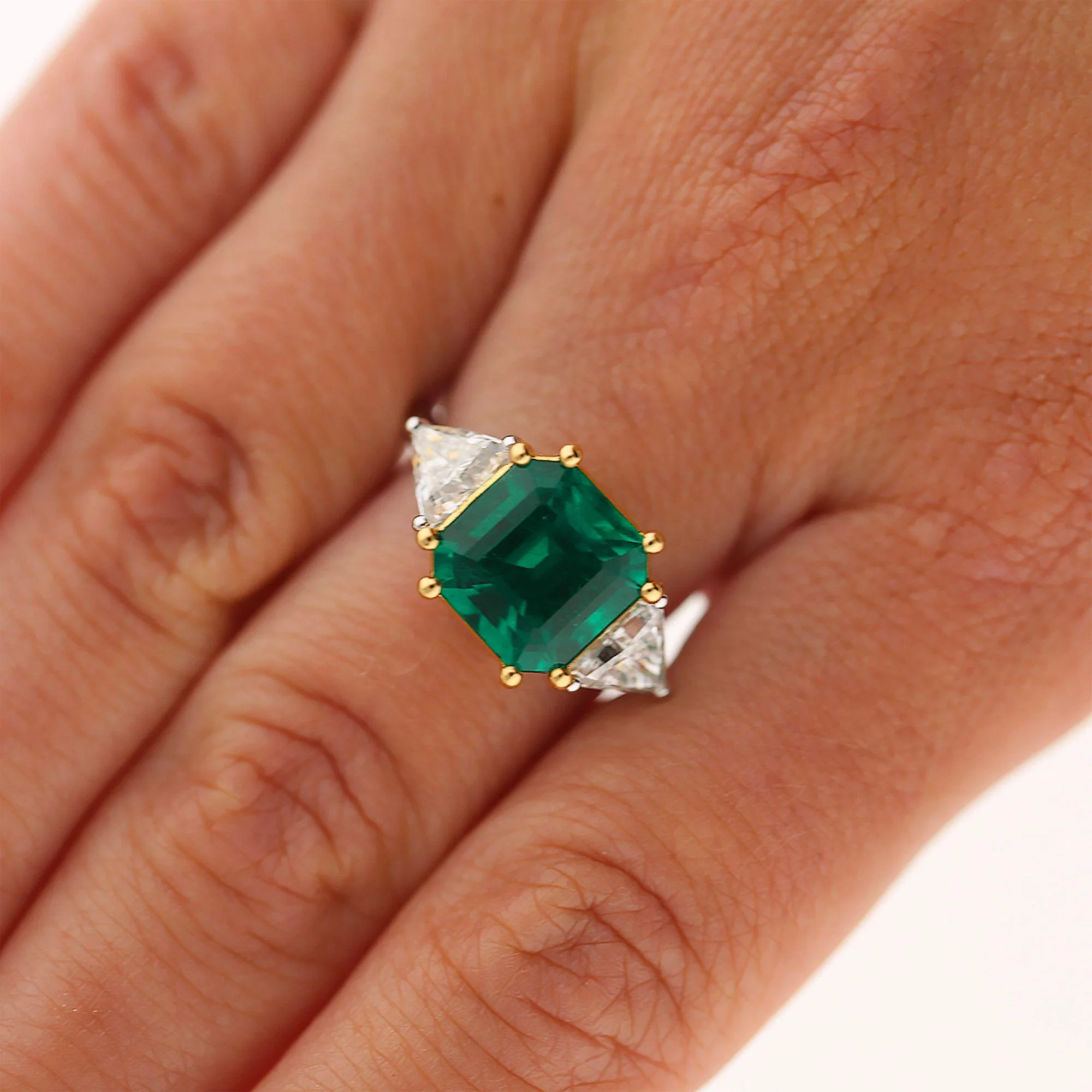 GRS Cert. 4.37 Carat Vivid Green Muzo Colombian Emerald Diamond 3 Stone Ring - Image 7