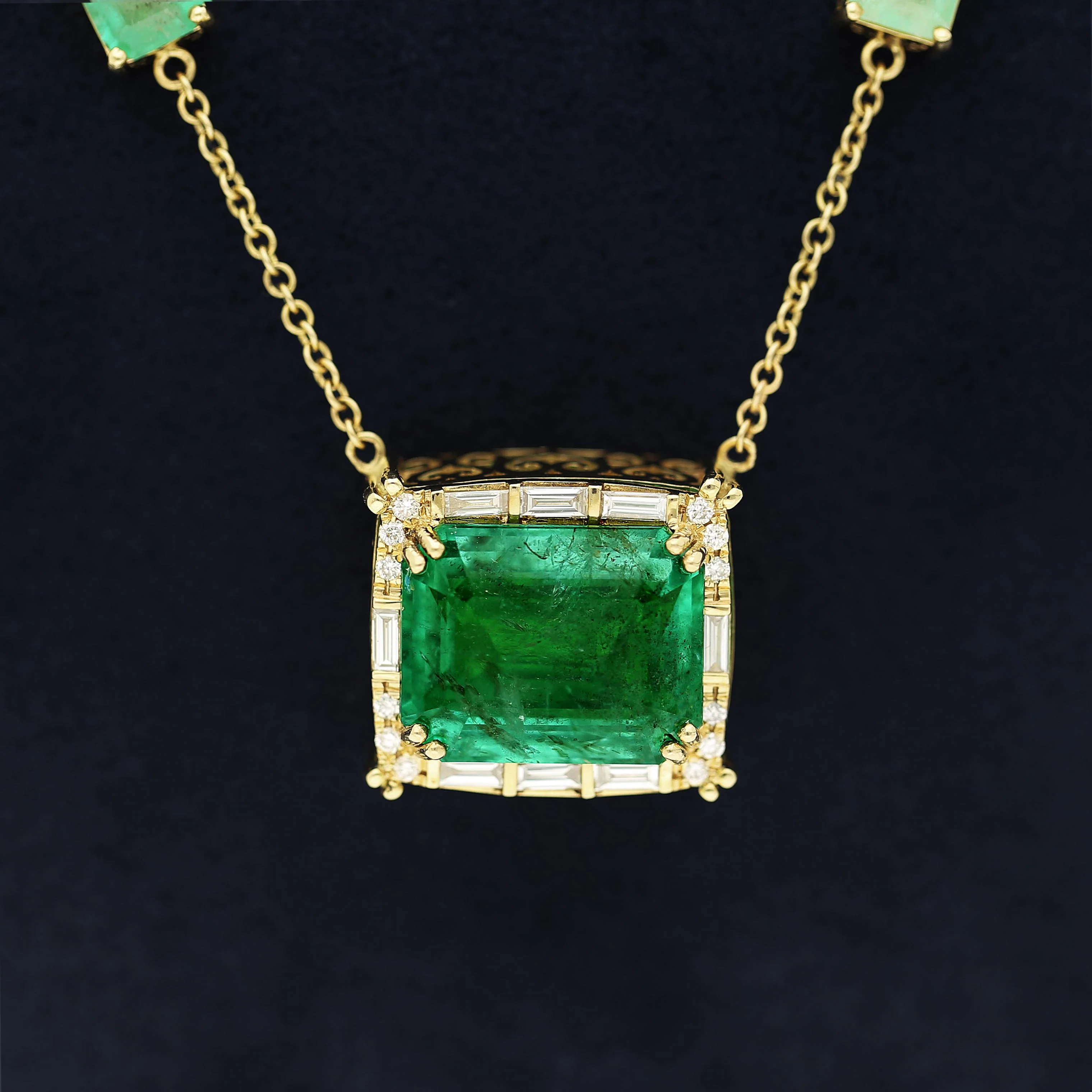 GRS Certified 17.85 Carat Emerald & Diamond Filigree 14K Yellow Gold Necklace - Image 4