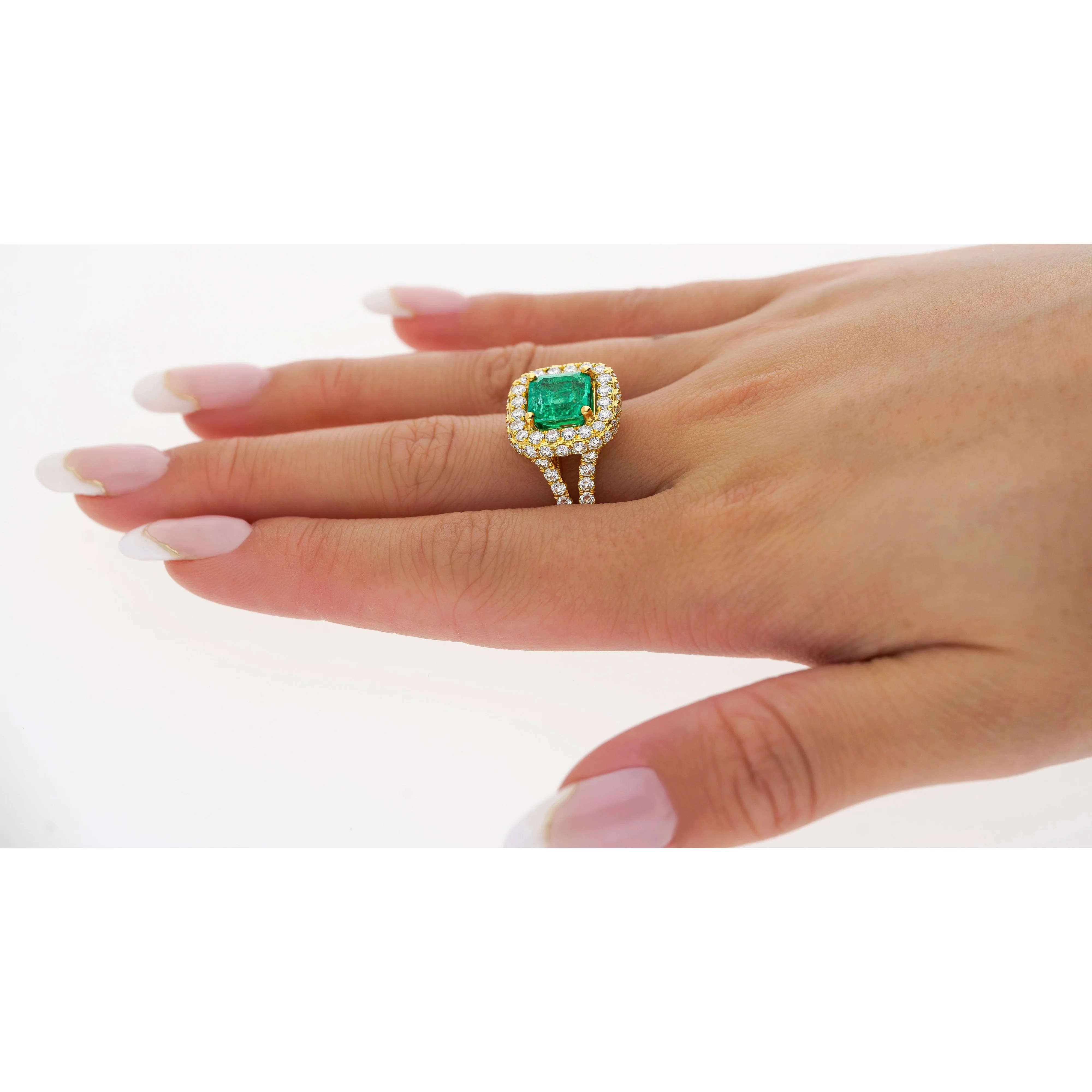 GRS Certified 2.66 Carat Minor Oil Colombian Emerald and Diamond Pave Ring - Image 5