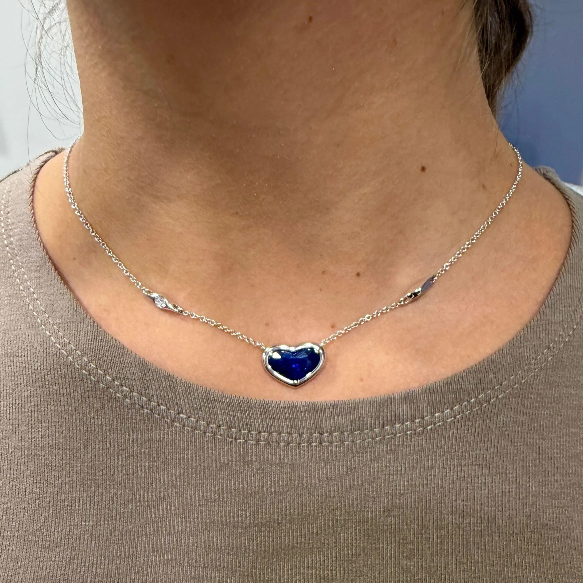 GRS Certified 4.13 Carat Heart Sapphire Diamond 18K White Gold Pendant Necklace - Image 8