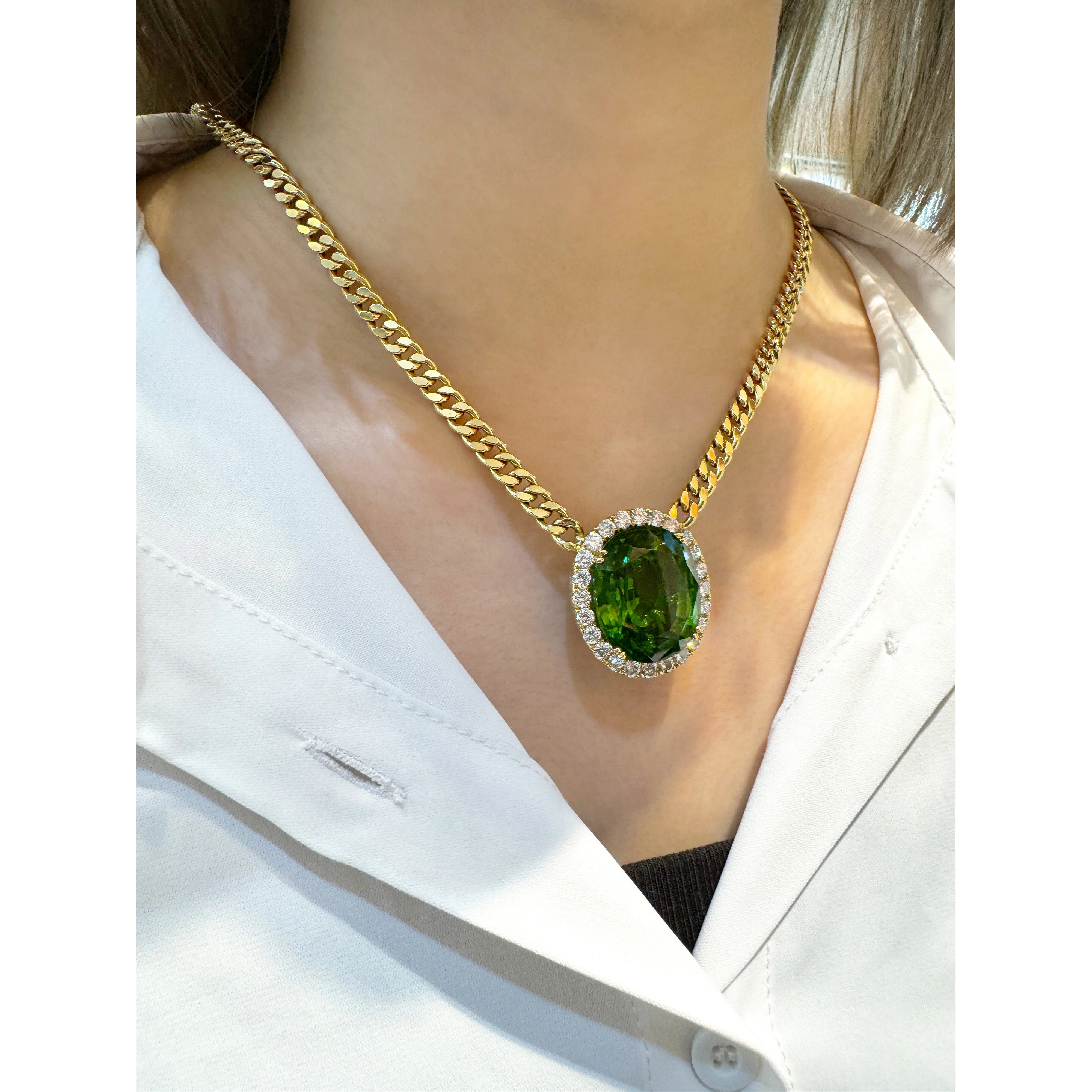 GRS Certified 51 carat Green Oval Cut Peridot with Diamond Halo in 18K Gold Cuban Chain Setting Pendant Necklace - Image 9