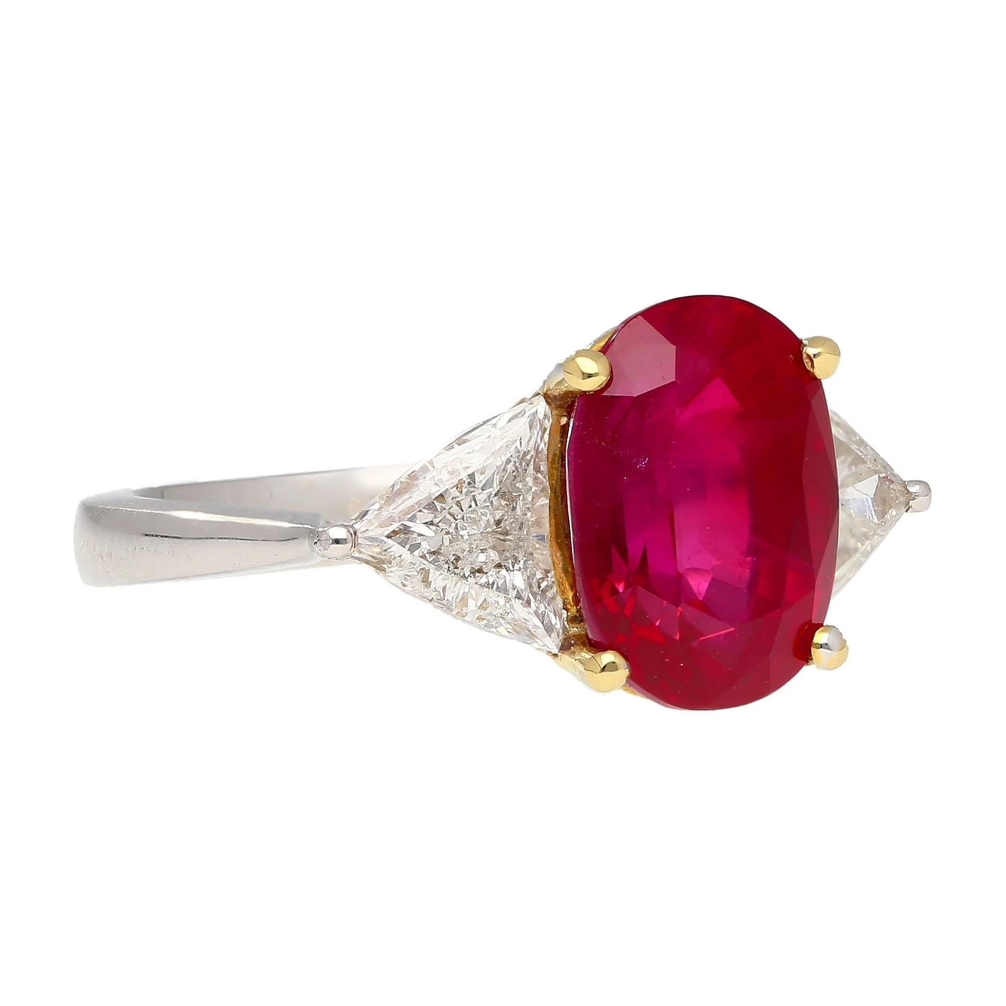 Gubelin Certified 4.47 Oval Cut Ruby with Trillion Cut Diamond Sides in 18K White Gold Ring - Image 2
