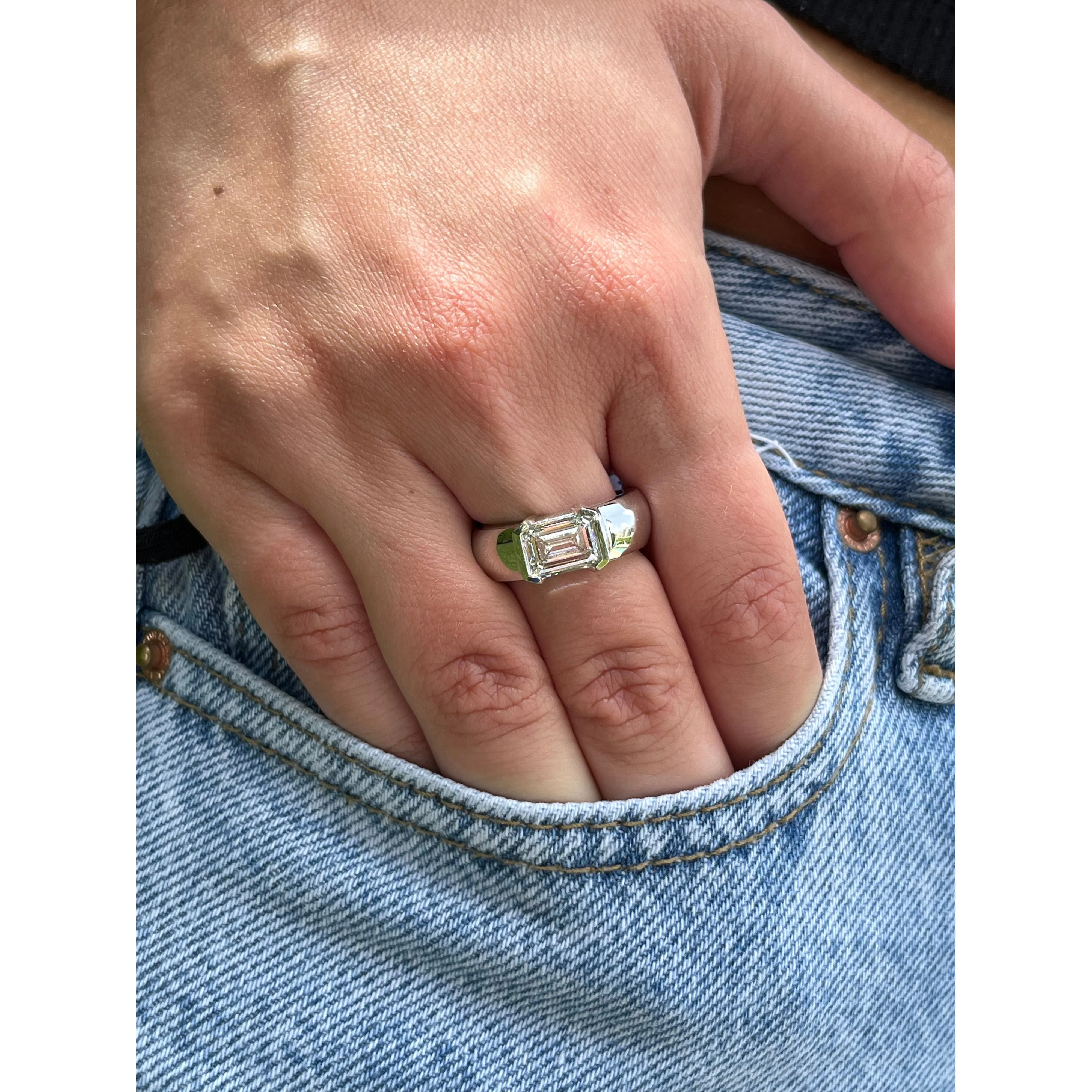 2.5 Carat Emerald Cut Lab Grown Diamond East-West Ring - Image 4