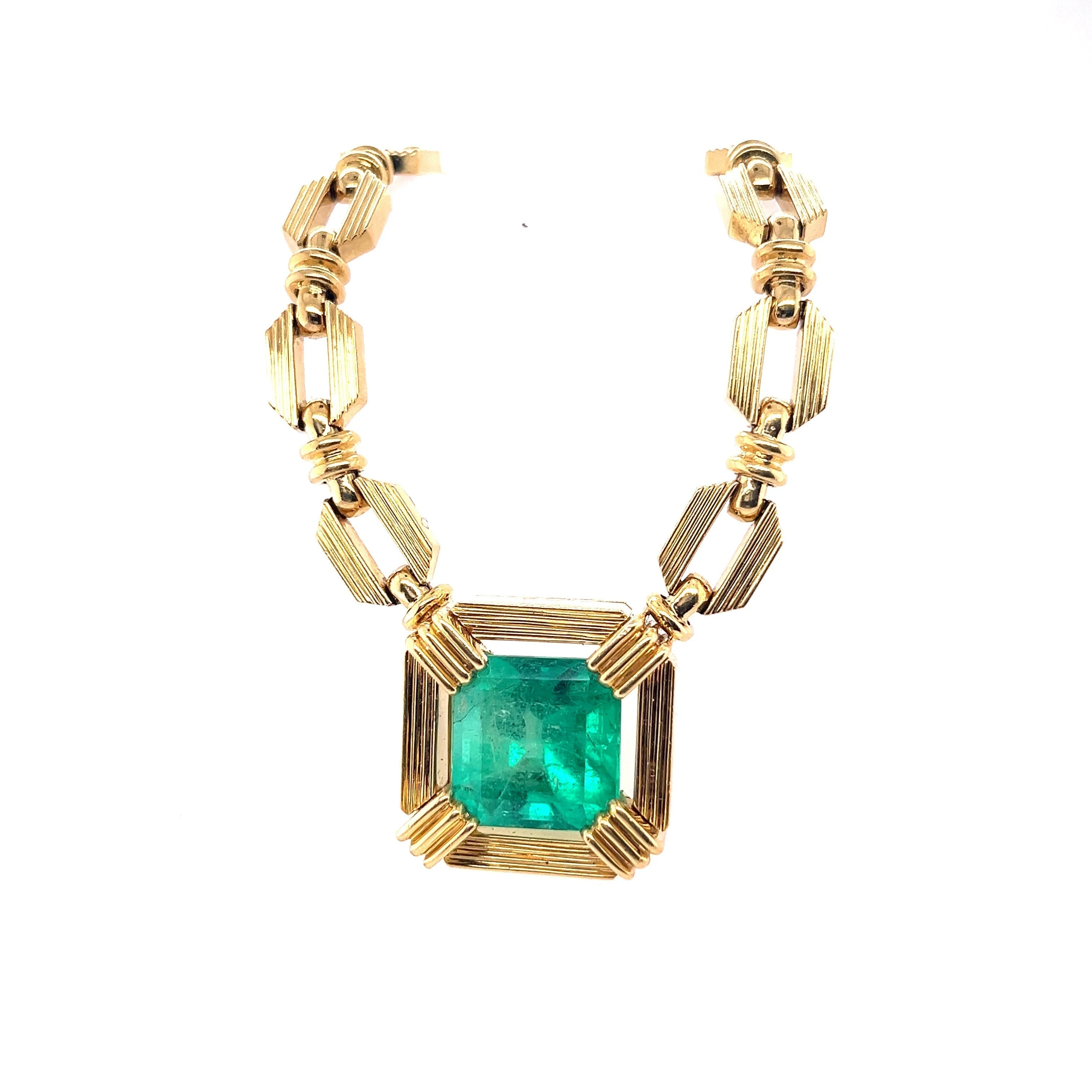 Henry Dunay 19.48 carat Colombian Emerald Necklace in 18k Yellow Gold - Image 3