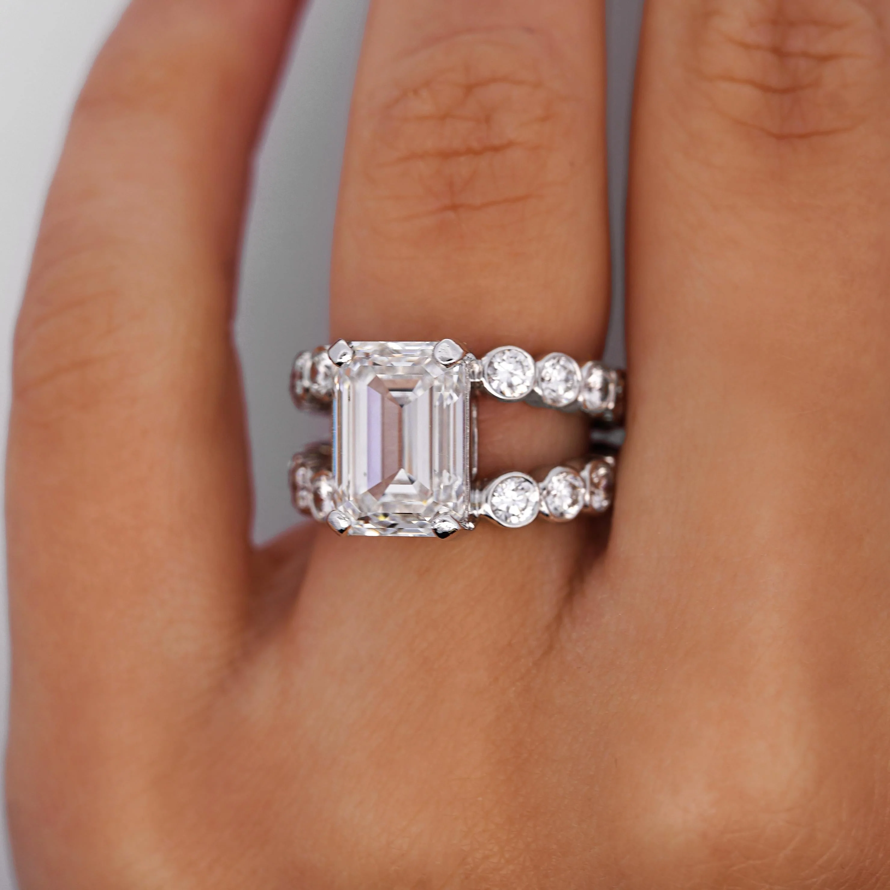 IGI Cert. 10.05 Carat Emerald Cut Lab Grown Diamond Platinum Split Open Ring - Image 2
