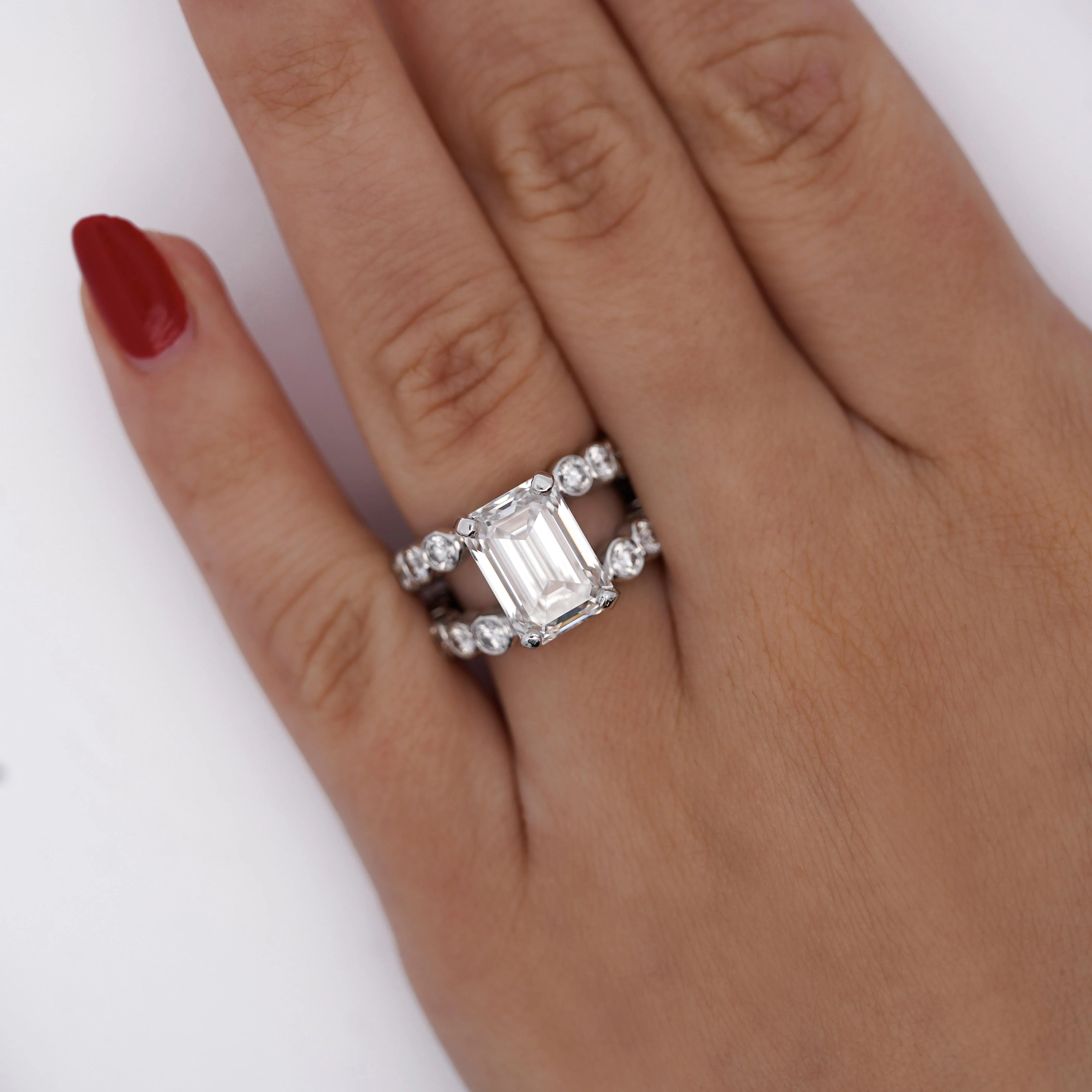 IGI Cert. 10.05 Carat Emerald Cut Lab Grown Diamond Platinum Split Open Ring - Image 3