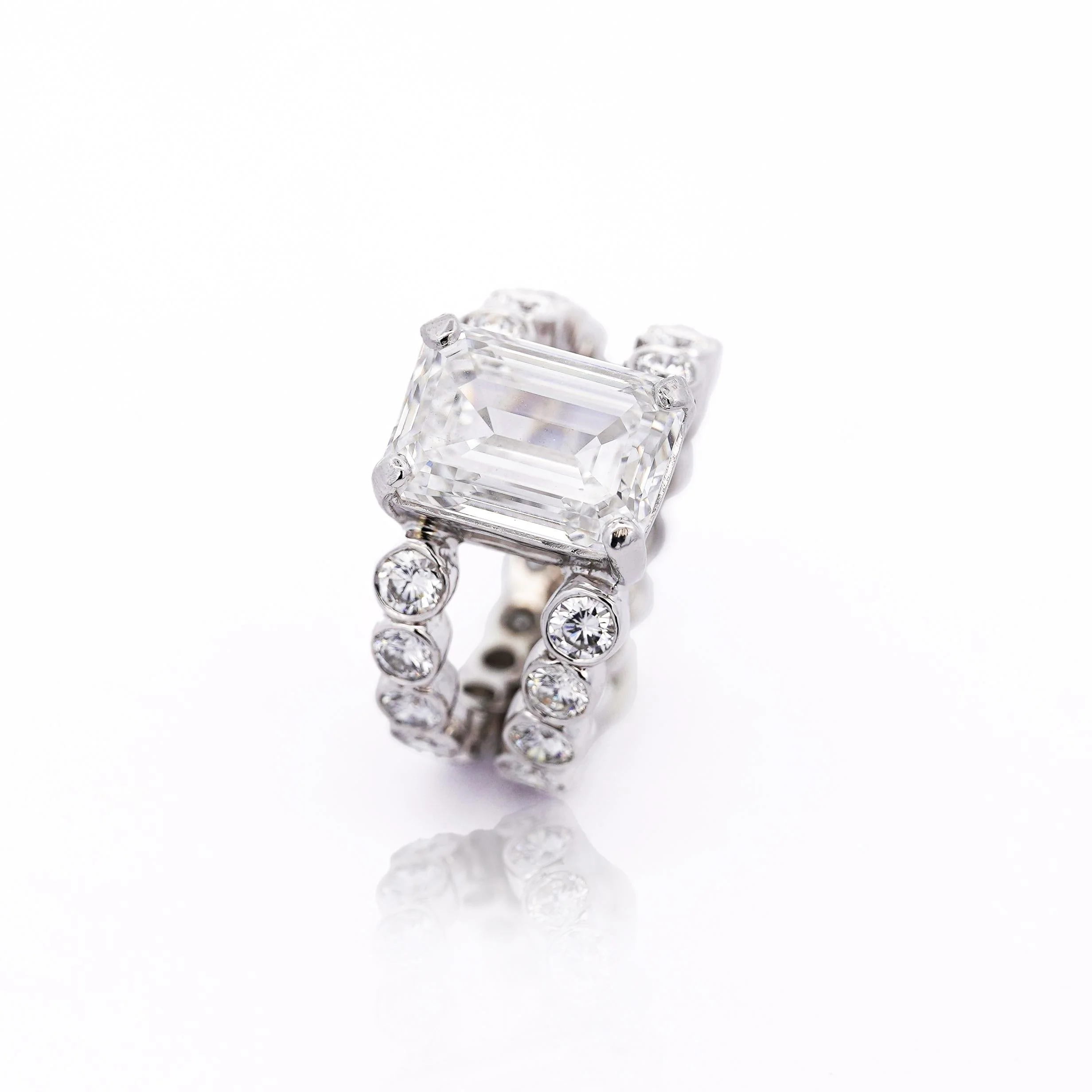 IGI Cert. 10.05 Carat Emerald Cut Lab Grown Diamond Platinum Split Open Ring - Image 6