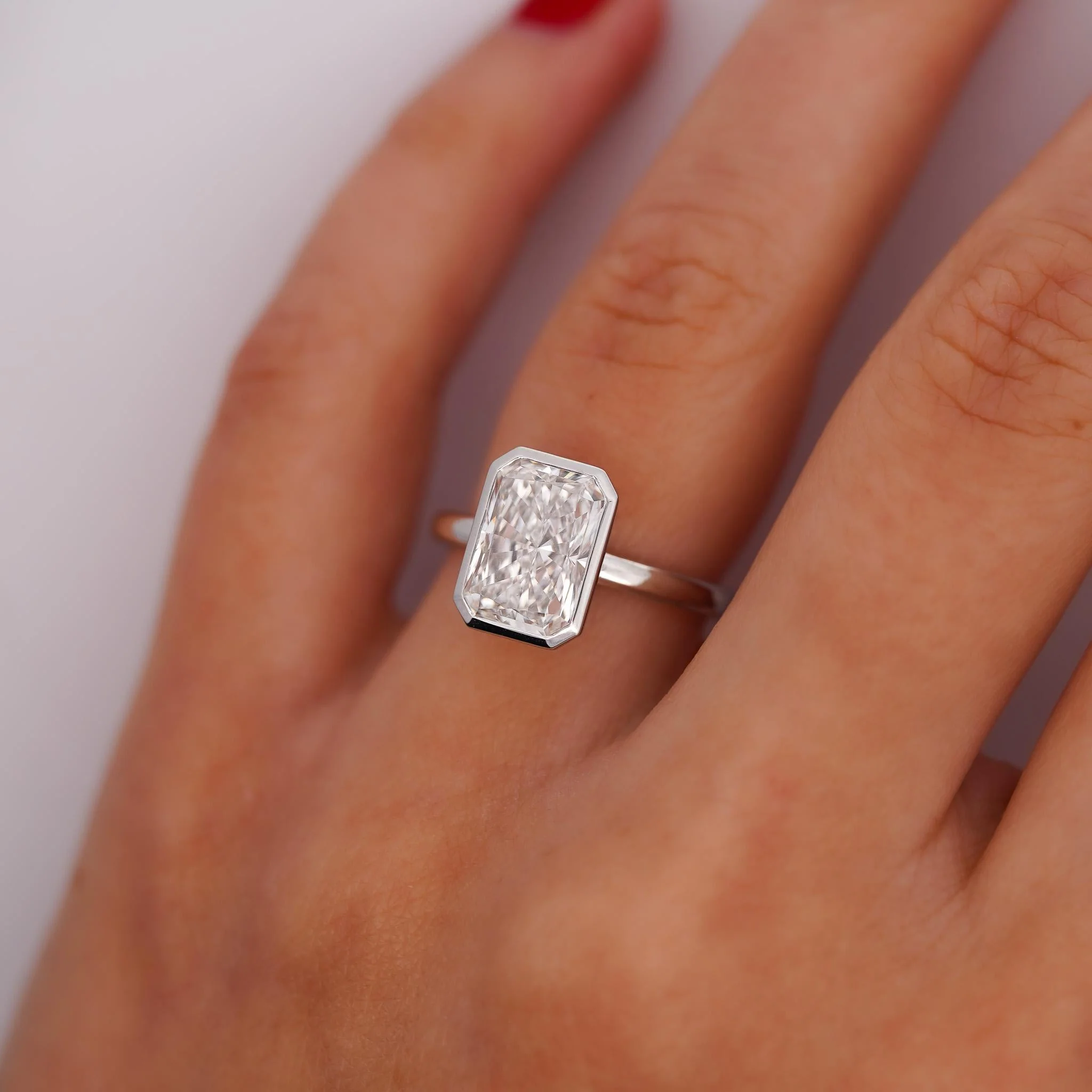 IGI Cert. 3.1 Carat Lab Grown Diamond Bezel Set Engagement Ring - Image 5