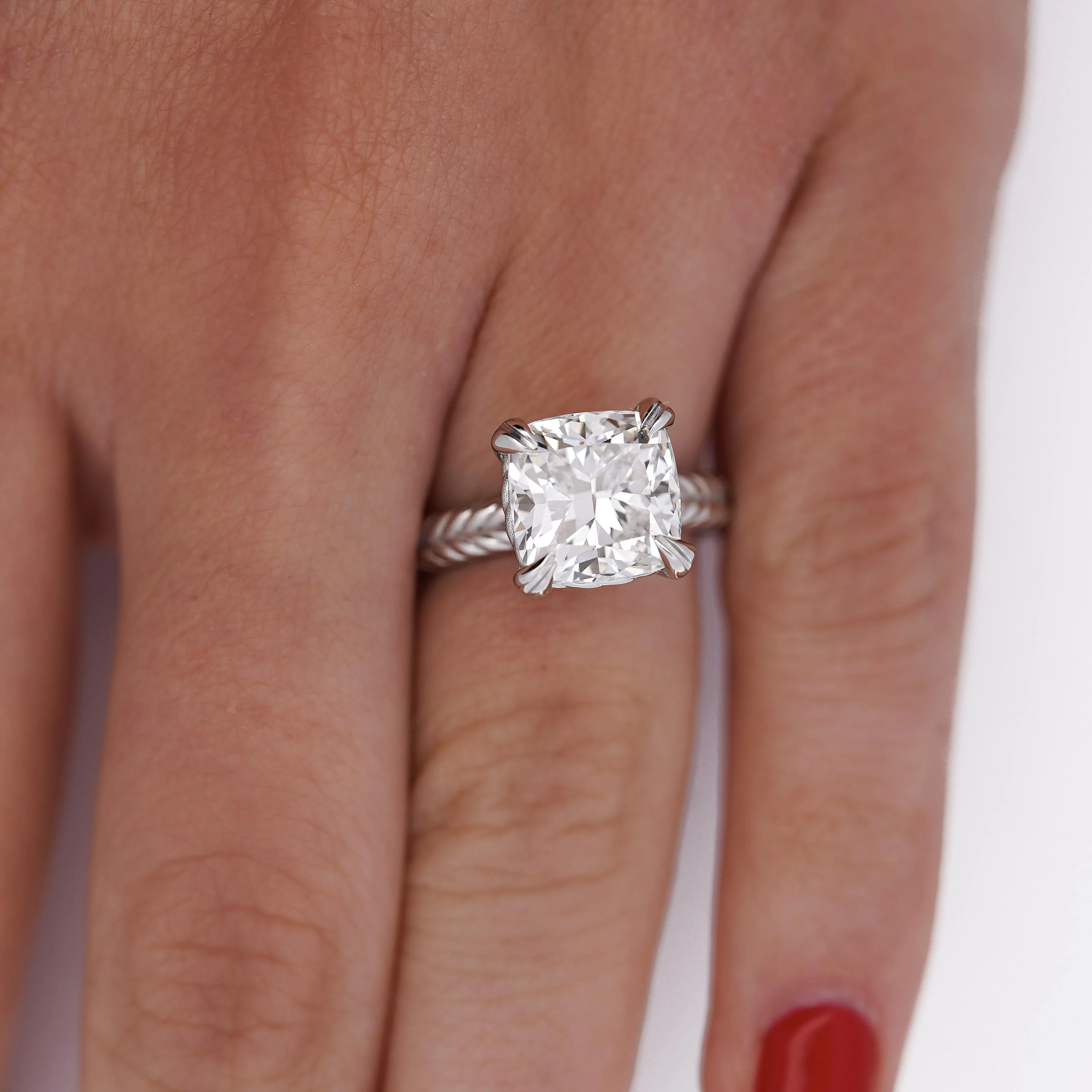 IGI Cert. 4.27 Carat Lab Grown F/VS2 Cushion Diamond Double Band Textured Ring - Image 2