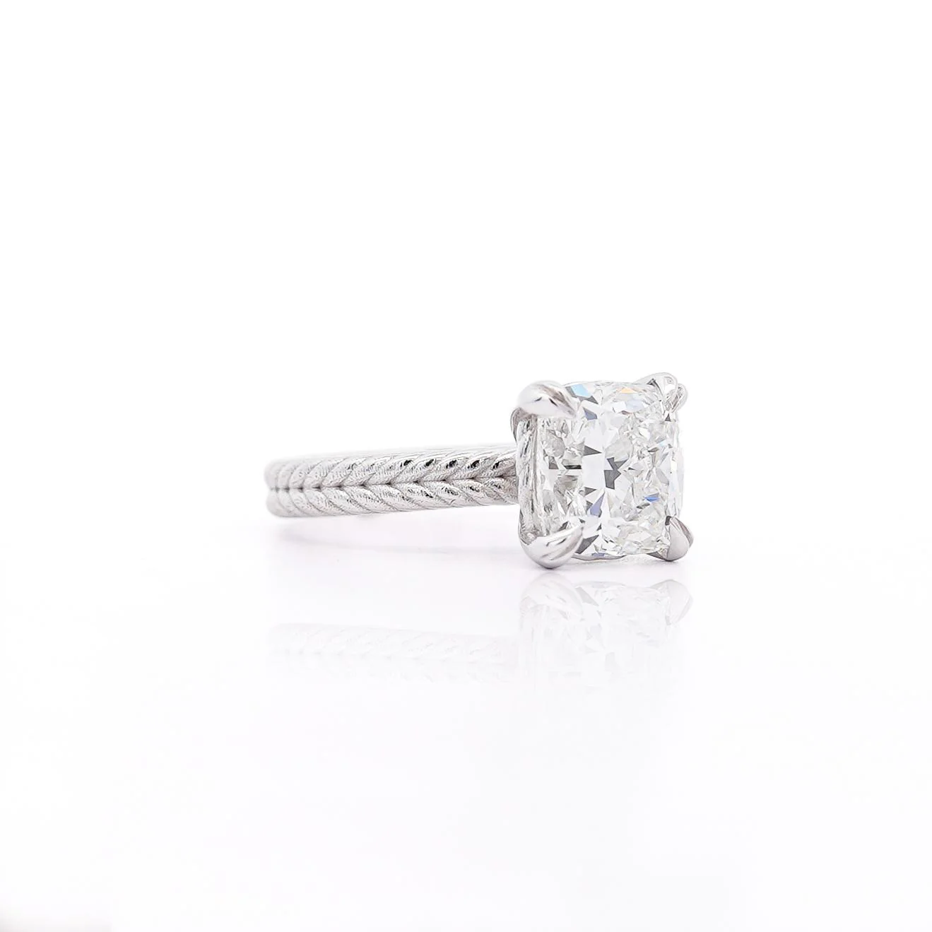 IGI Cert. 4.27 Carat Lab Grown F/VS2 Cushion Diamond Double Band Textured Ring - Image 3