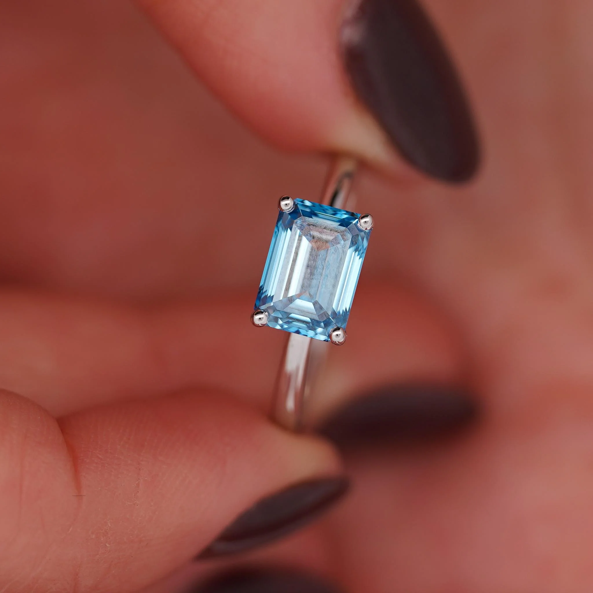 IGI Certified 2.08 Carat Vivid Blue Lab Grown Diamond Engagement Ring - Image 6