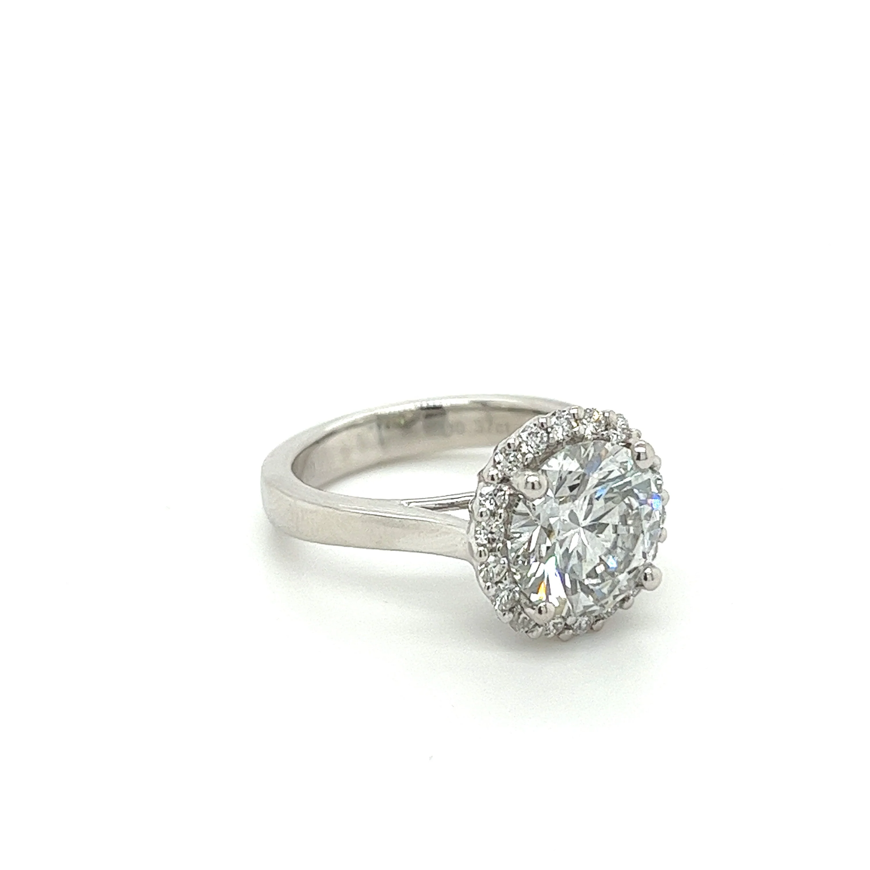 IGI Certified 3.45 Carat Round Cut Diamond in Platinum Setting - Image 2