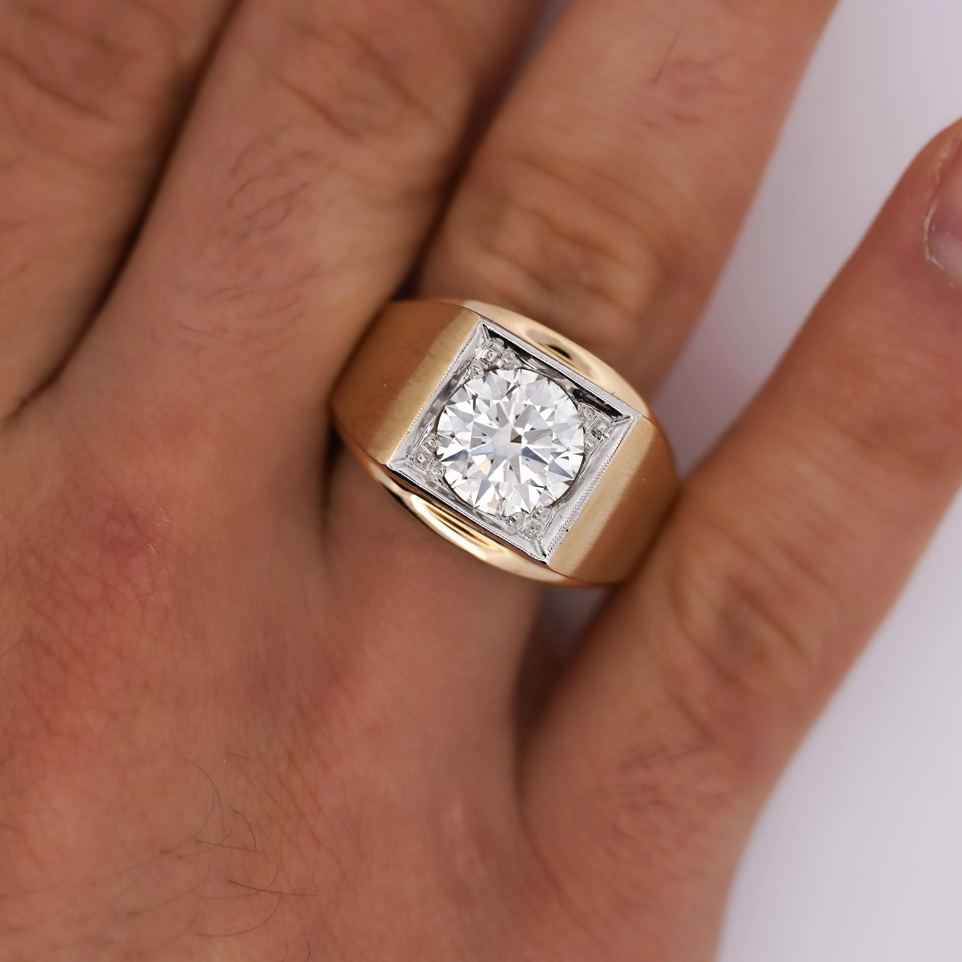 IGI Certified 3.83 Carat G/VS1 Lab Grown Diamond 18K Gold Matte Mens Ring - Image 5