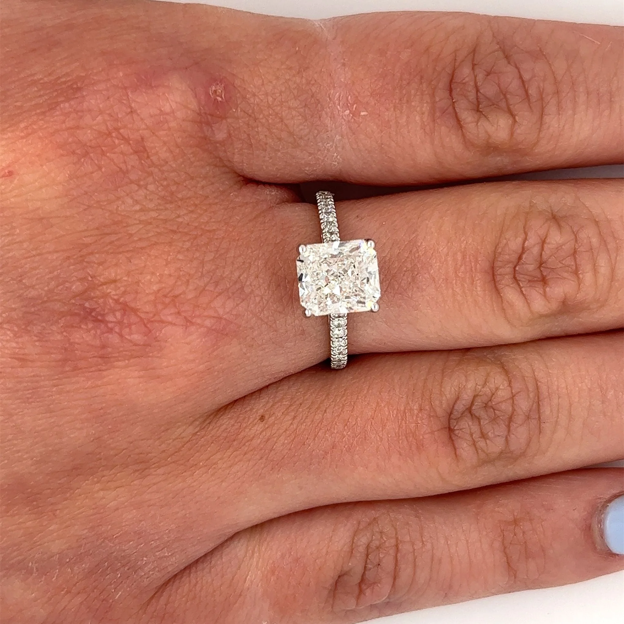 IGI Certified 3.05 Carat G/VVS1 Square Radiant Cut Lab Grown Diamond CVD Ring - Image 4