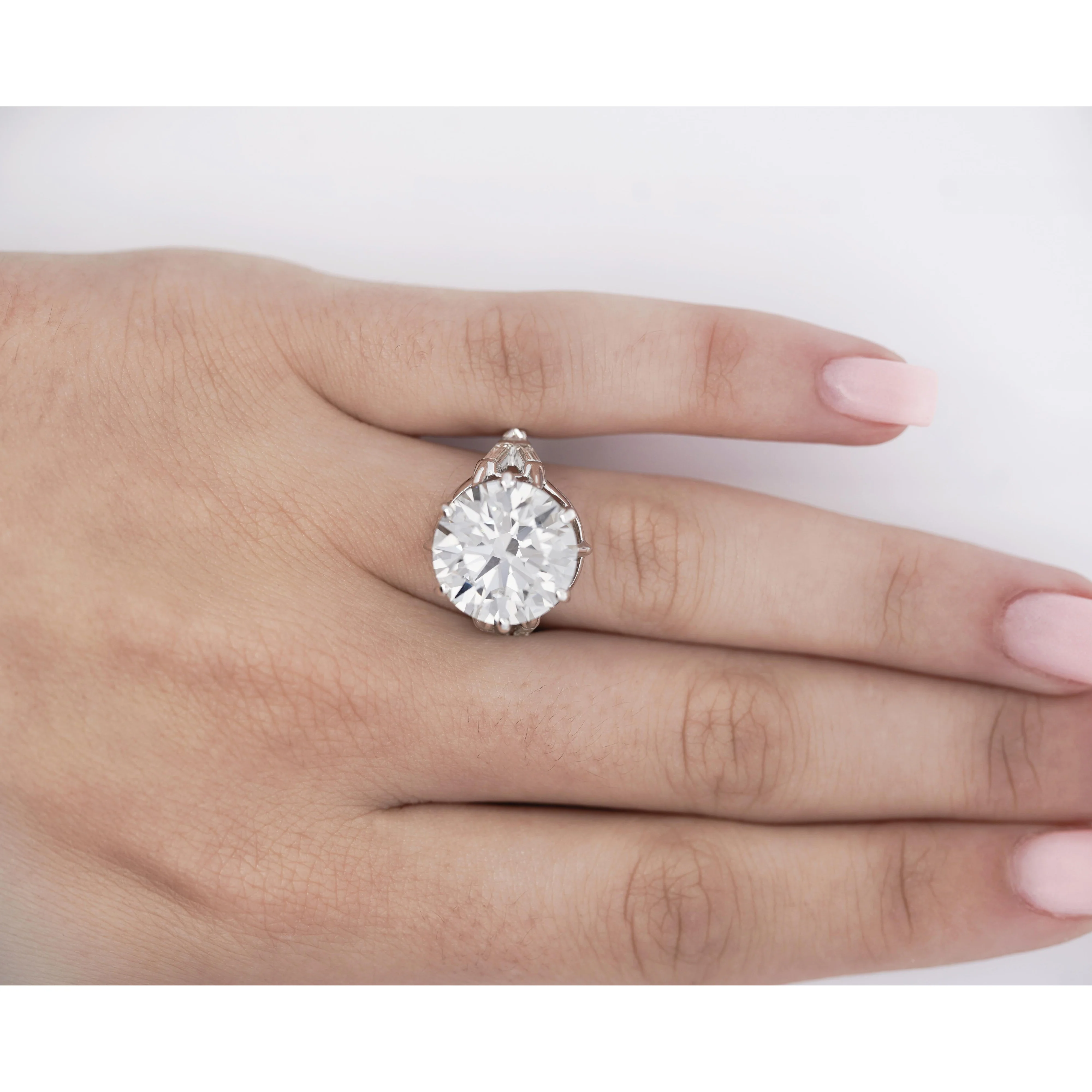 IGI Certified 9.54 Carat G/VS1 Lab Grown Diamond Vintage Platinum Ring - Image 9