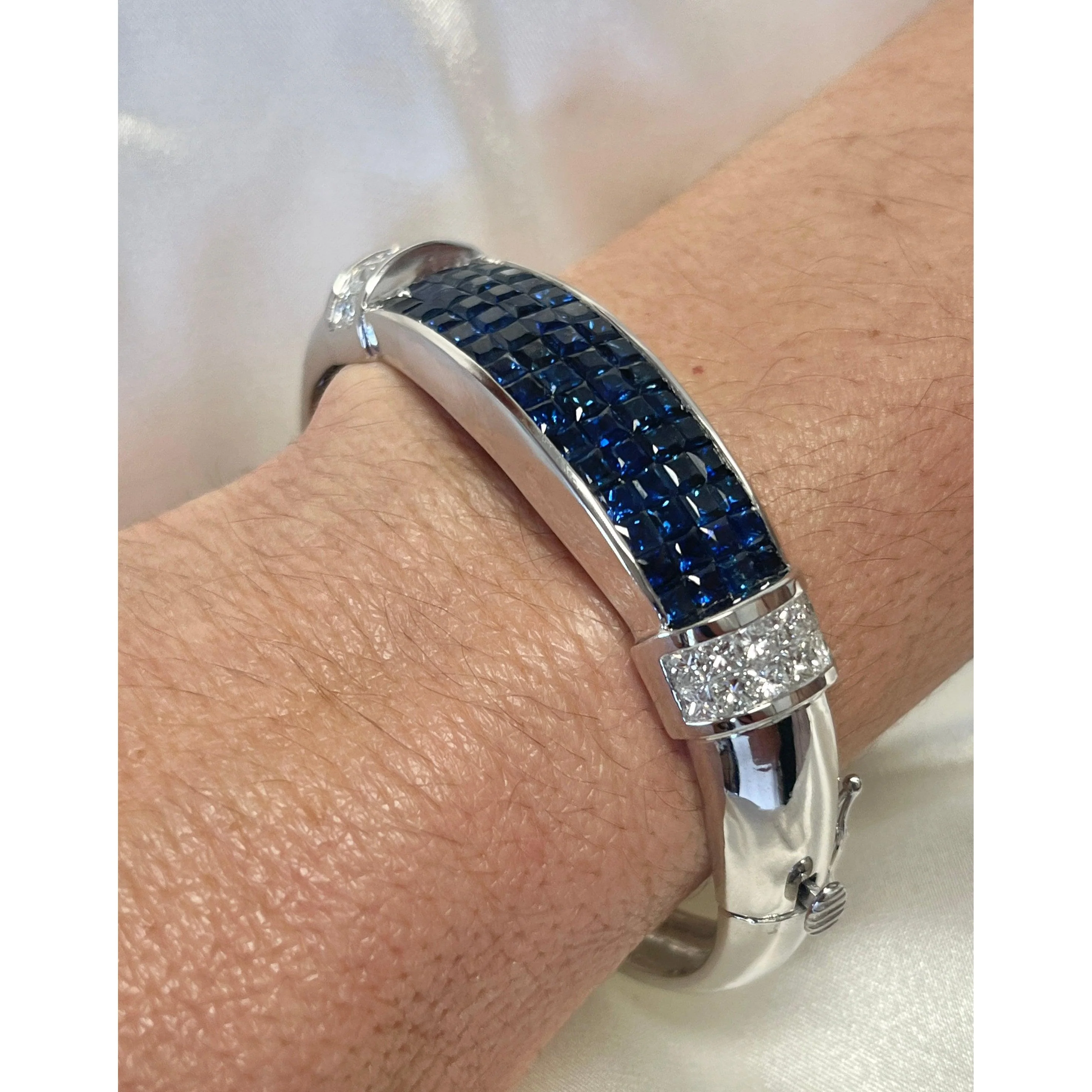 Invisible Set 19 Carat Square Cut Blue Sapphire and Diamond Bangle in 14K White Gold - Image 8