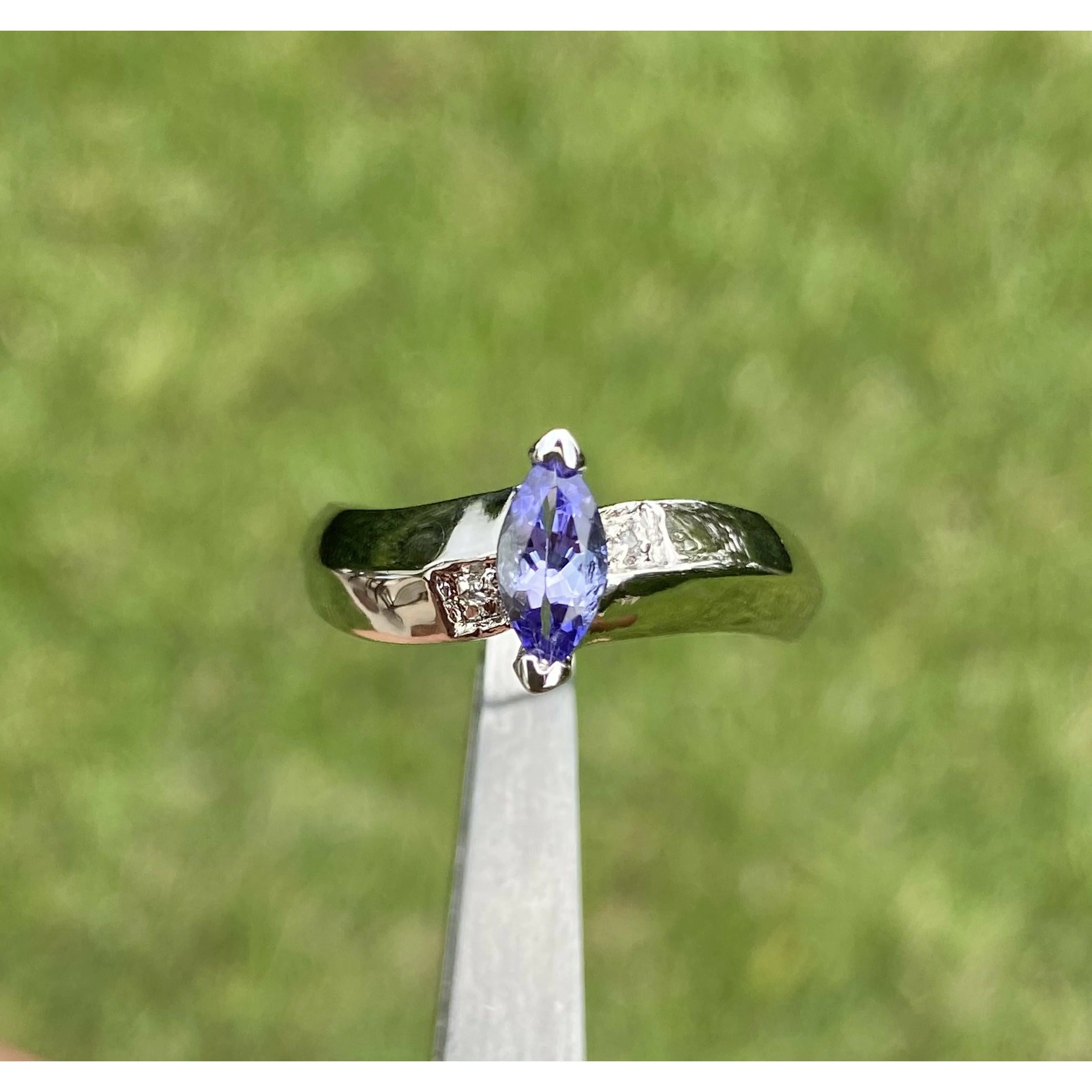 Marquise cut Violet Tanzanite in 14k White Gold Ring - Image 3