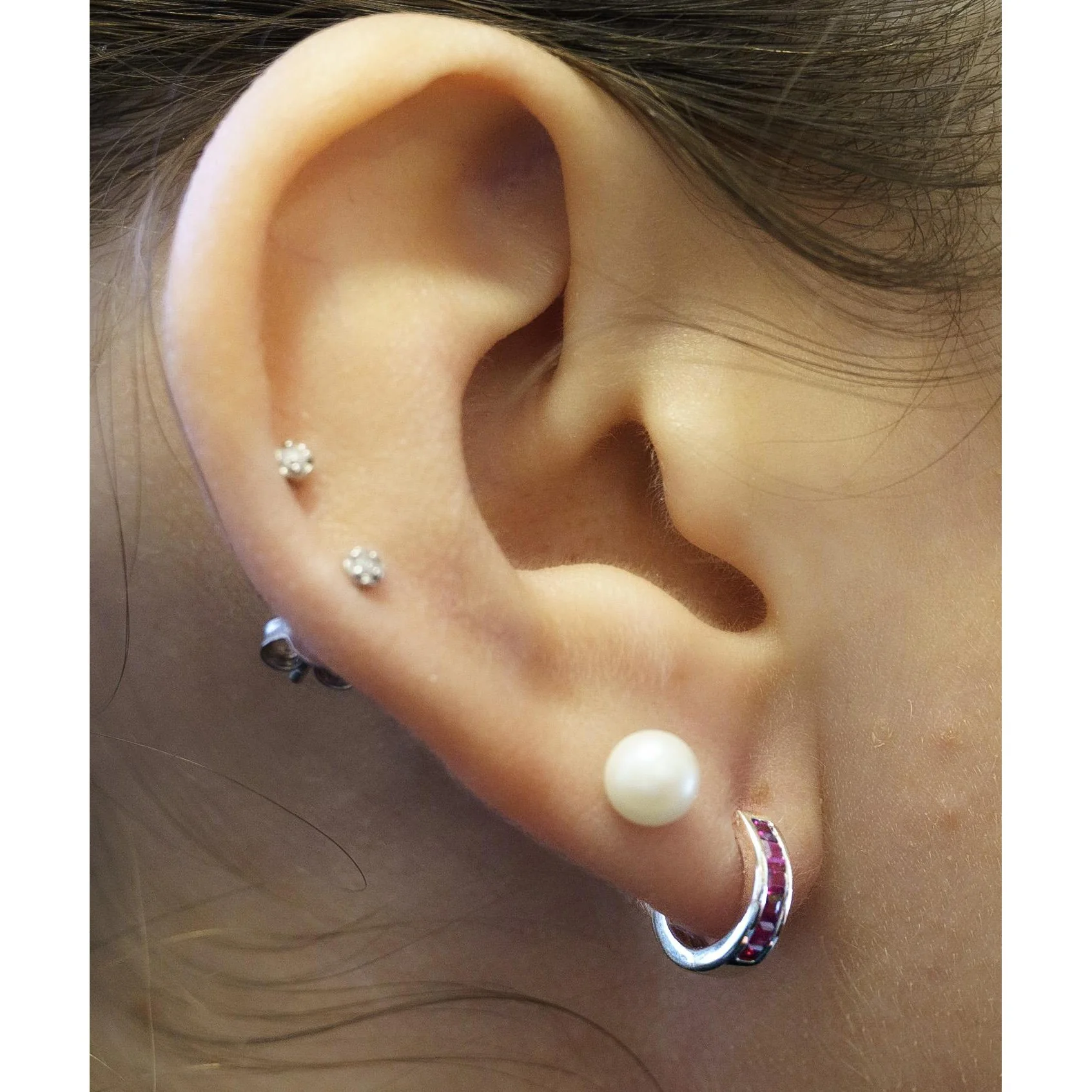 Natural 0.44 CTTW Square Cut Ruby Huggie Hoop Earrings in 14K White Gold - Image 4