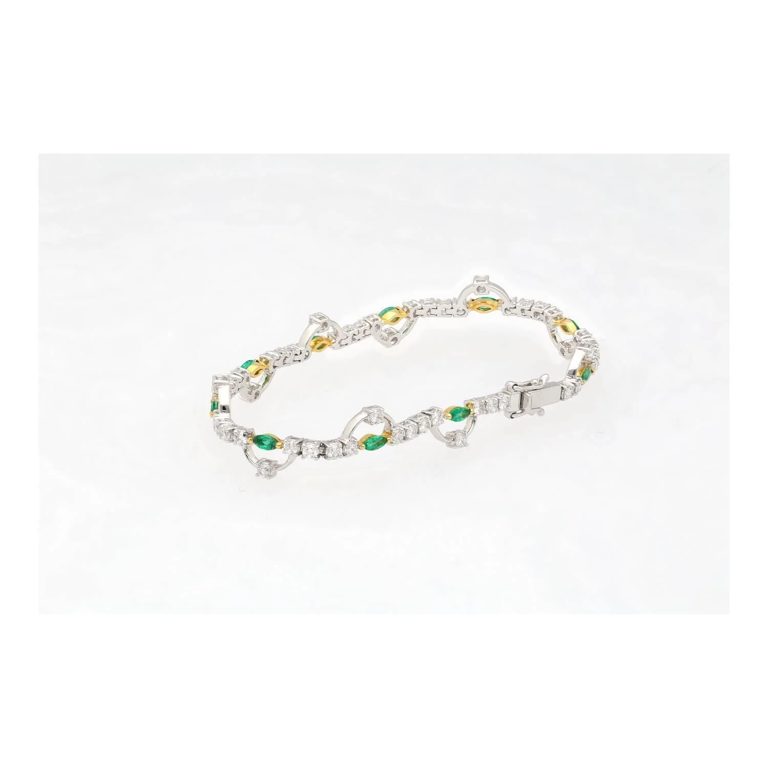 Natural 0.72 Carat Emerald & 2.08 Carat Diamond Charm Bracelet in 18K Gold - Image 6