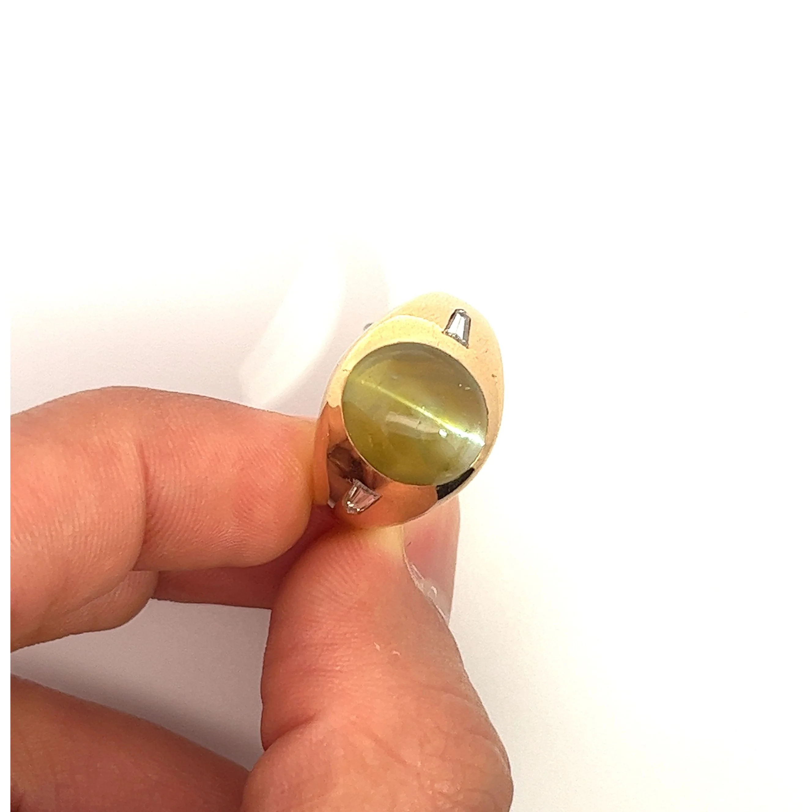 12 Carat Chrysoberyl Cats Eye Mens Ring With Baguette Diamond Sides in 18K Gold - Image 6