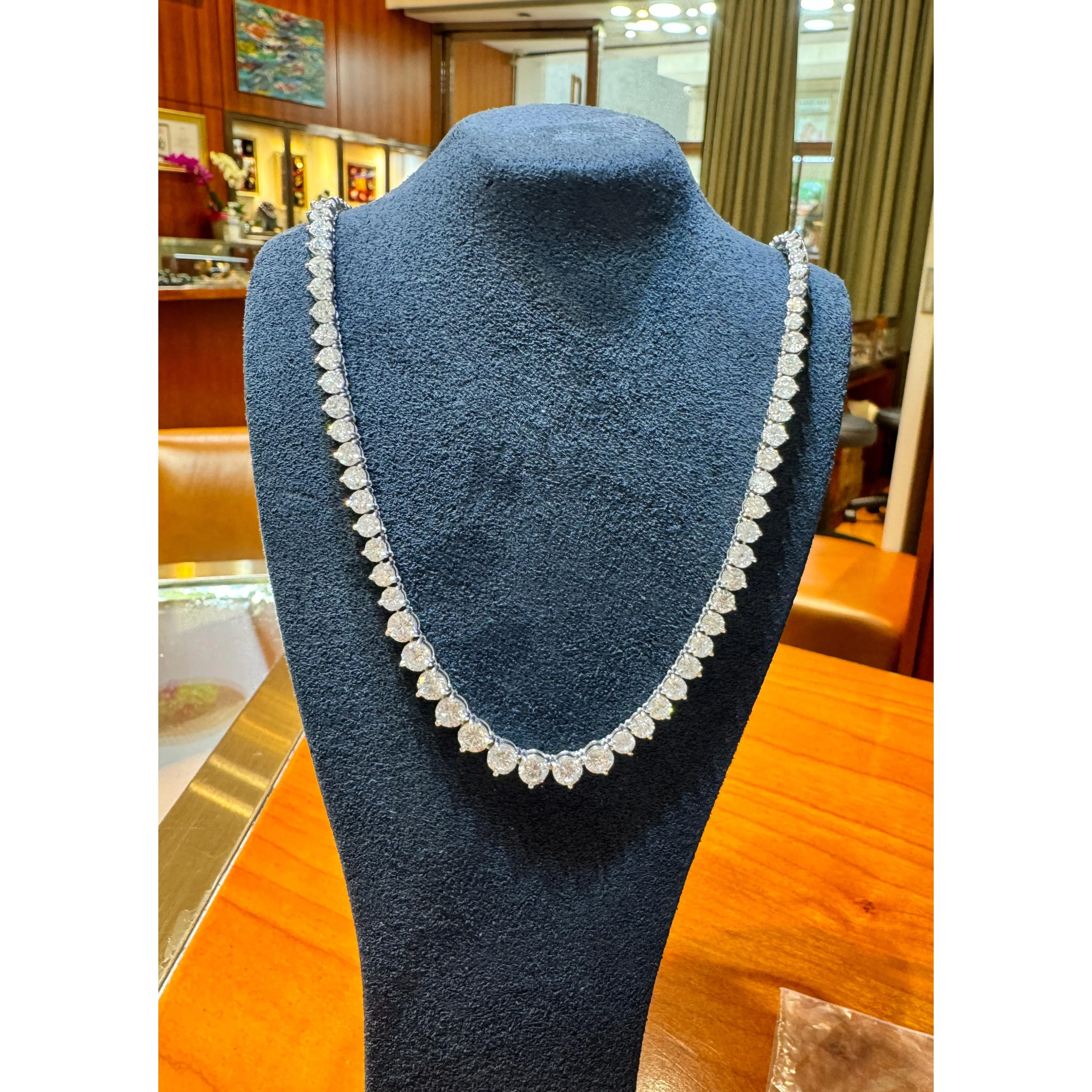 Natural 15.50 CTTW Graduated Diamond Riviera Tennis Necklace 18" in Platinum - Image 4