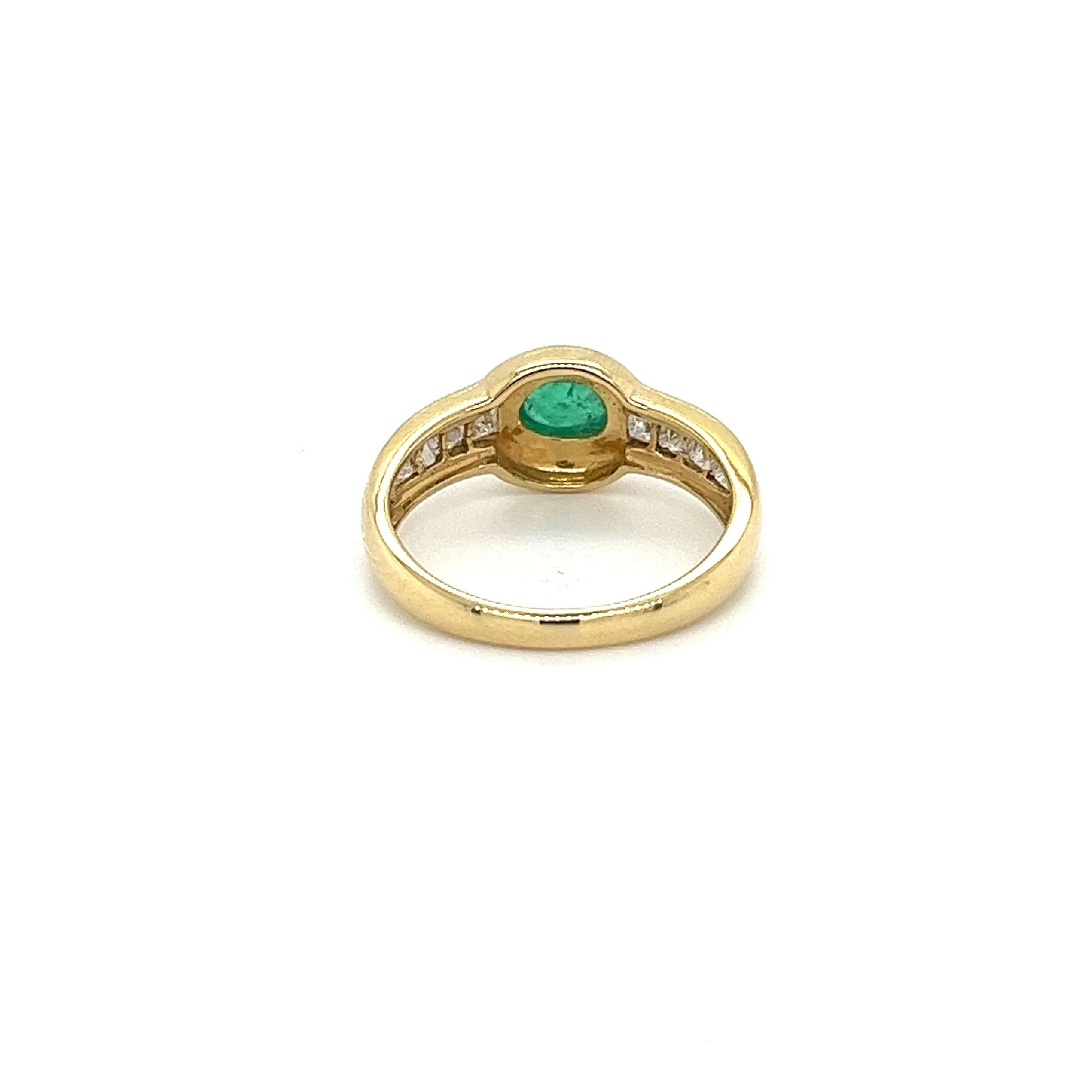 Natural Emerald Bezel Set Cabochon Cut Ring With Princess Cut Diamonds in 18K Yellow Gold - Image 5