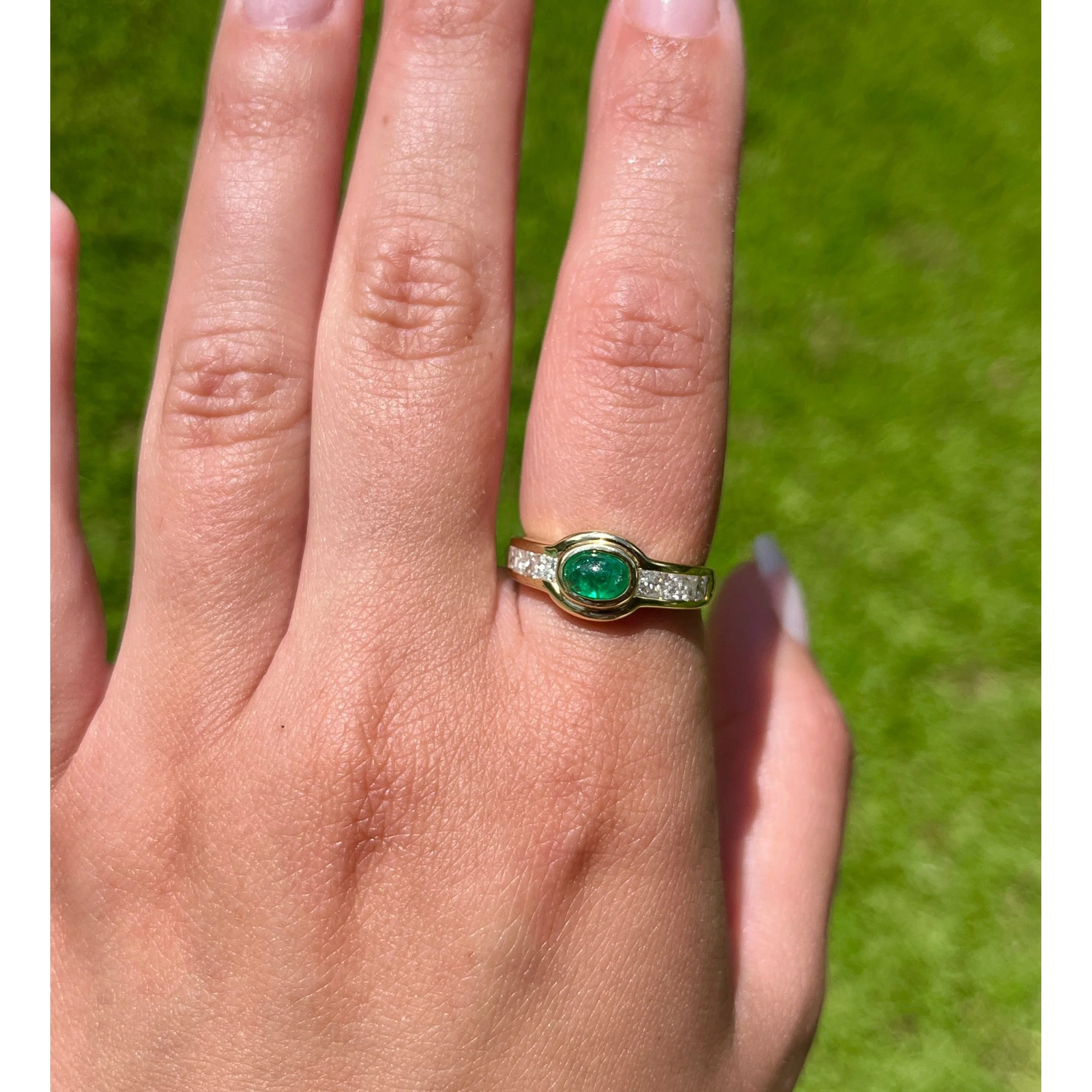 Natural Emerald Bezel Set Cabochon Cut Ring With Princess Cut Diamonds in 18K Yellow Gold - Image 6