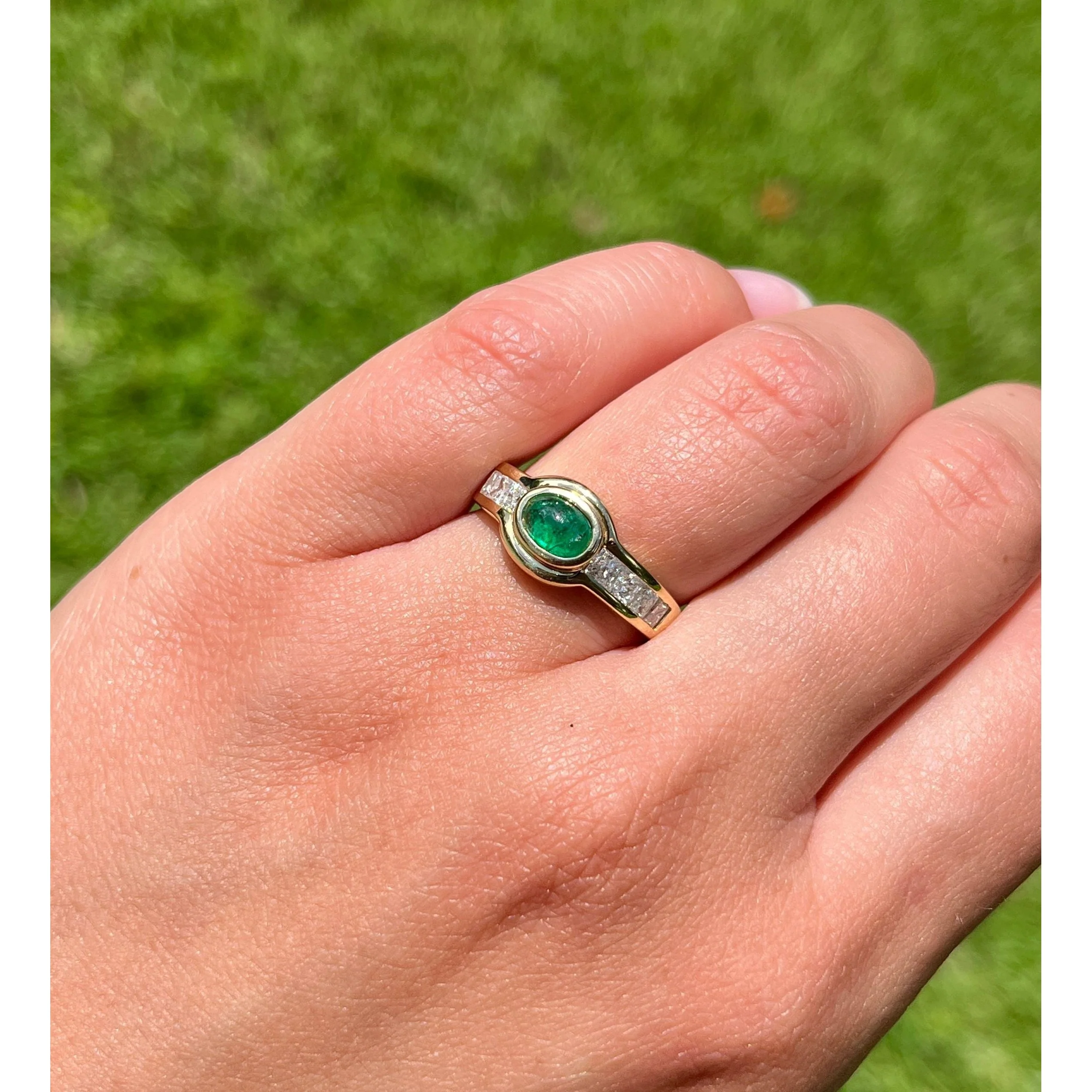 Natural Emerald Bezel Set Cabochon Cut Ring With Princess Cut Diamonds in 18K Yellow Gold - Image 7