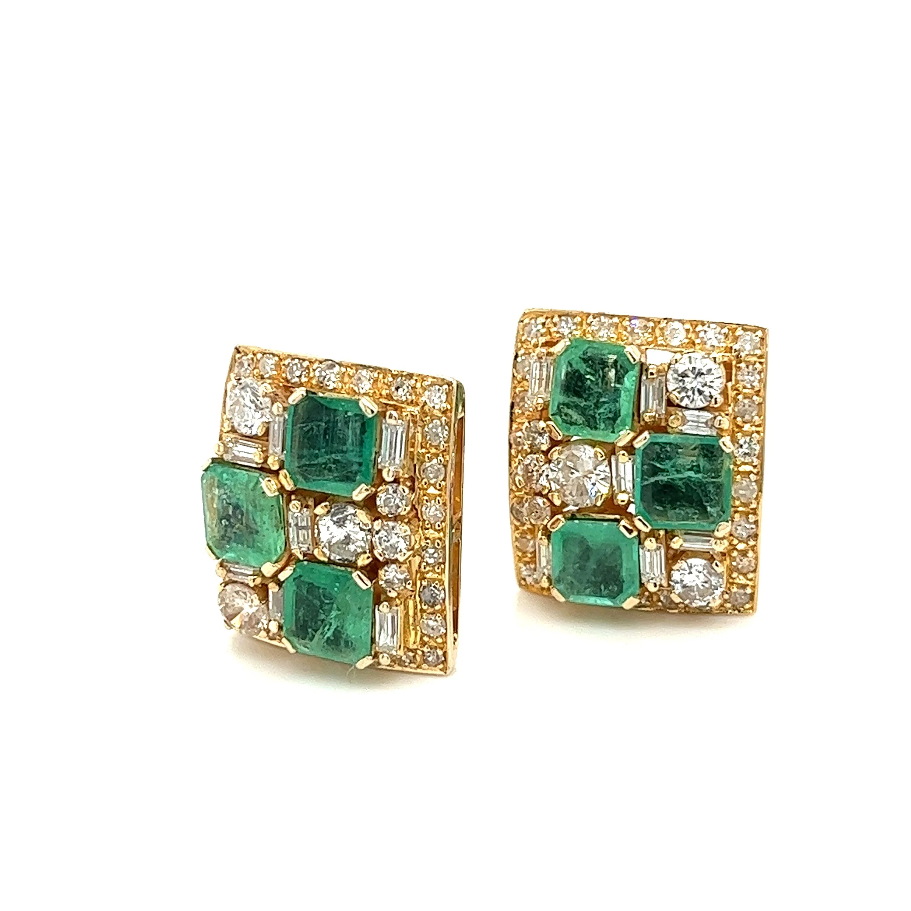 Vintage Natural Emerald & Diamond Earring and Ring Jewelry Set in 18K Gold - Image 2
