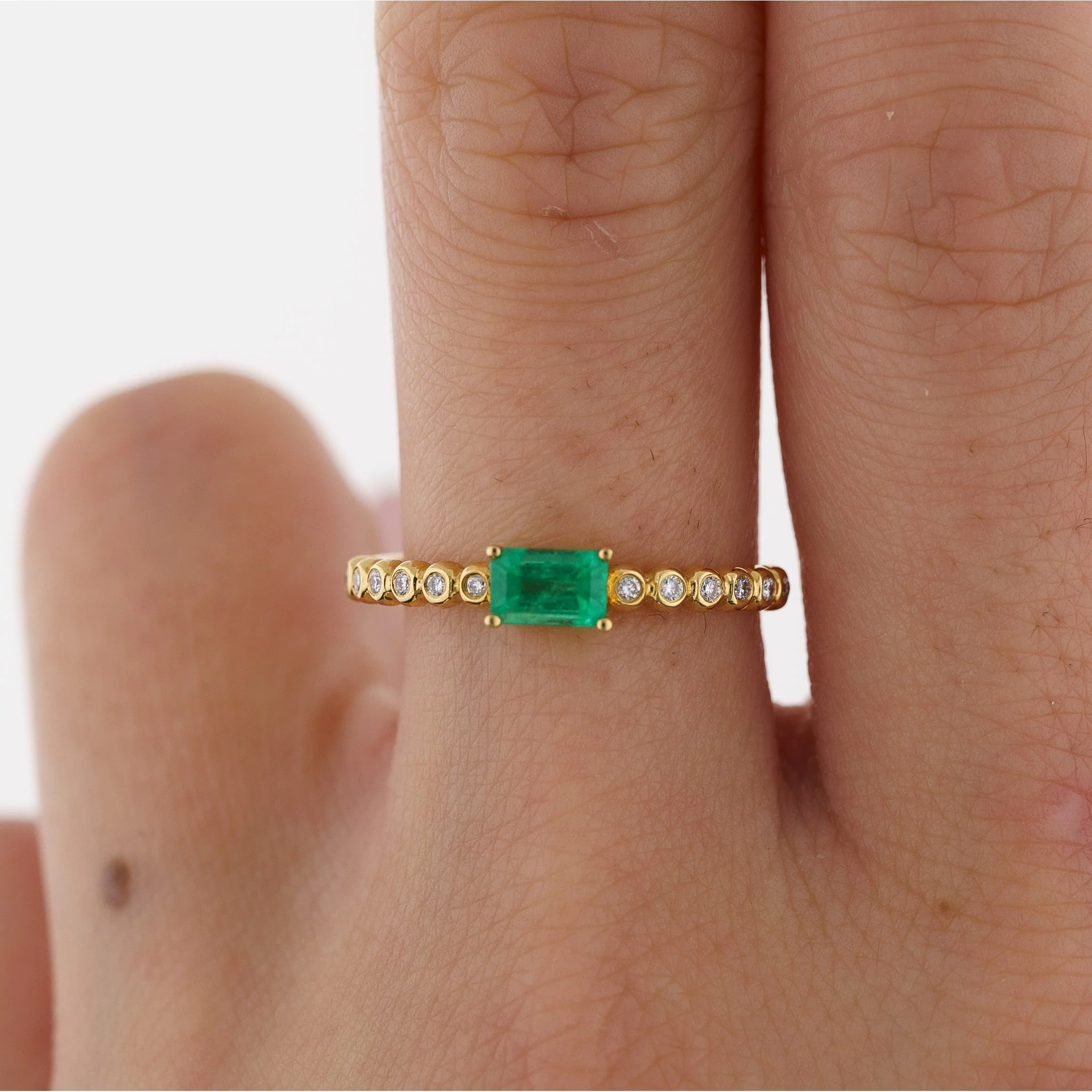 Emerald & Diamond Ribbed Shank Thin Stacking Ring 18K Gold - Image 5