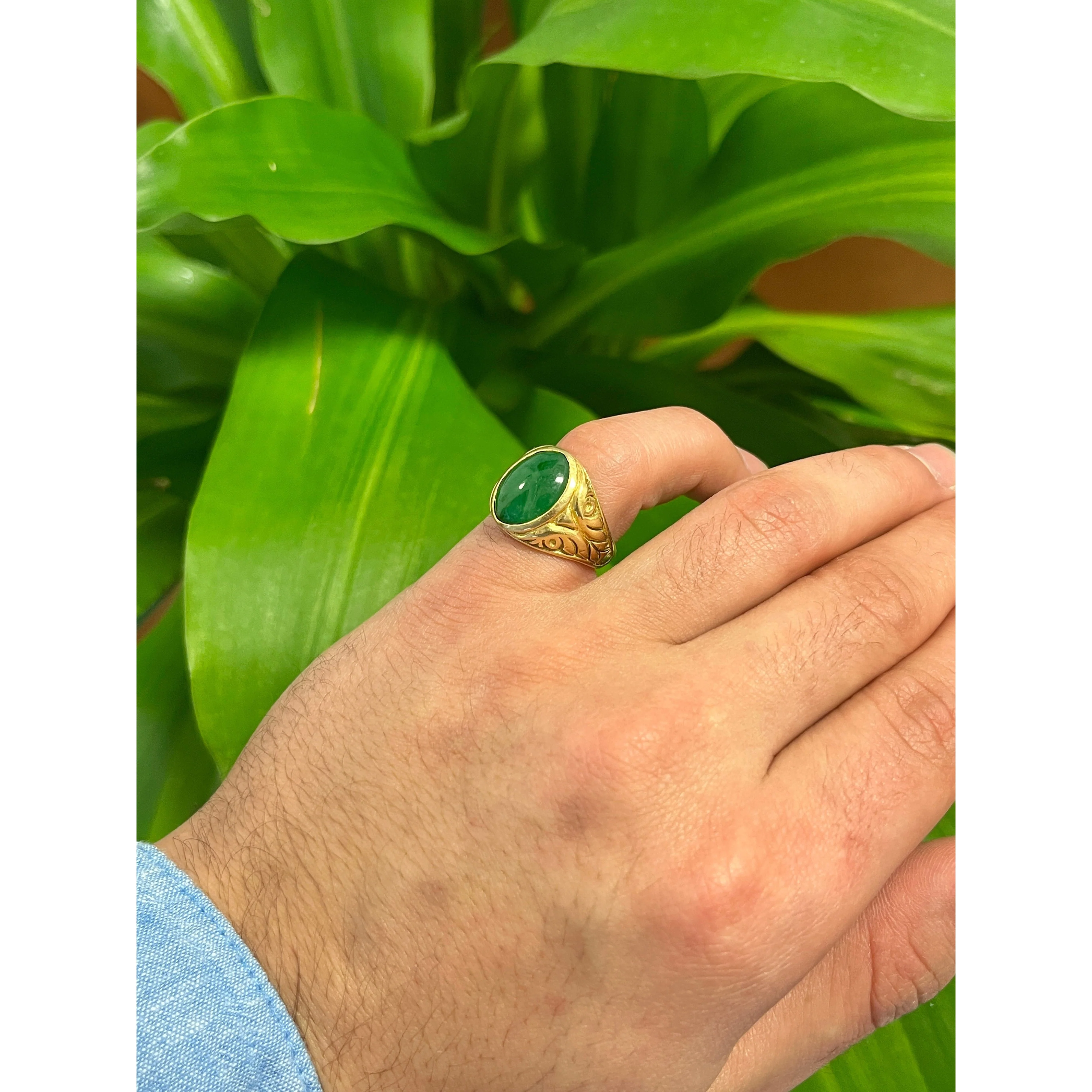 Grade A Jadeite Jade in 22K Carved Gold Solitaire Bezel Set Unisex Ring - Image 6
