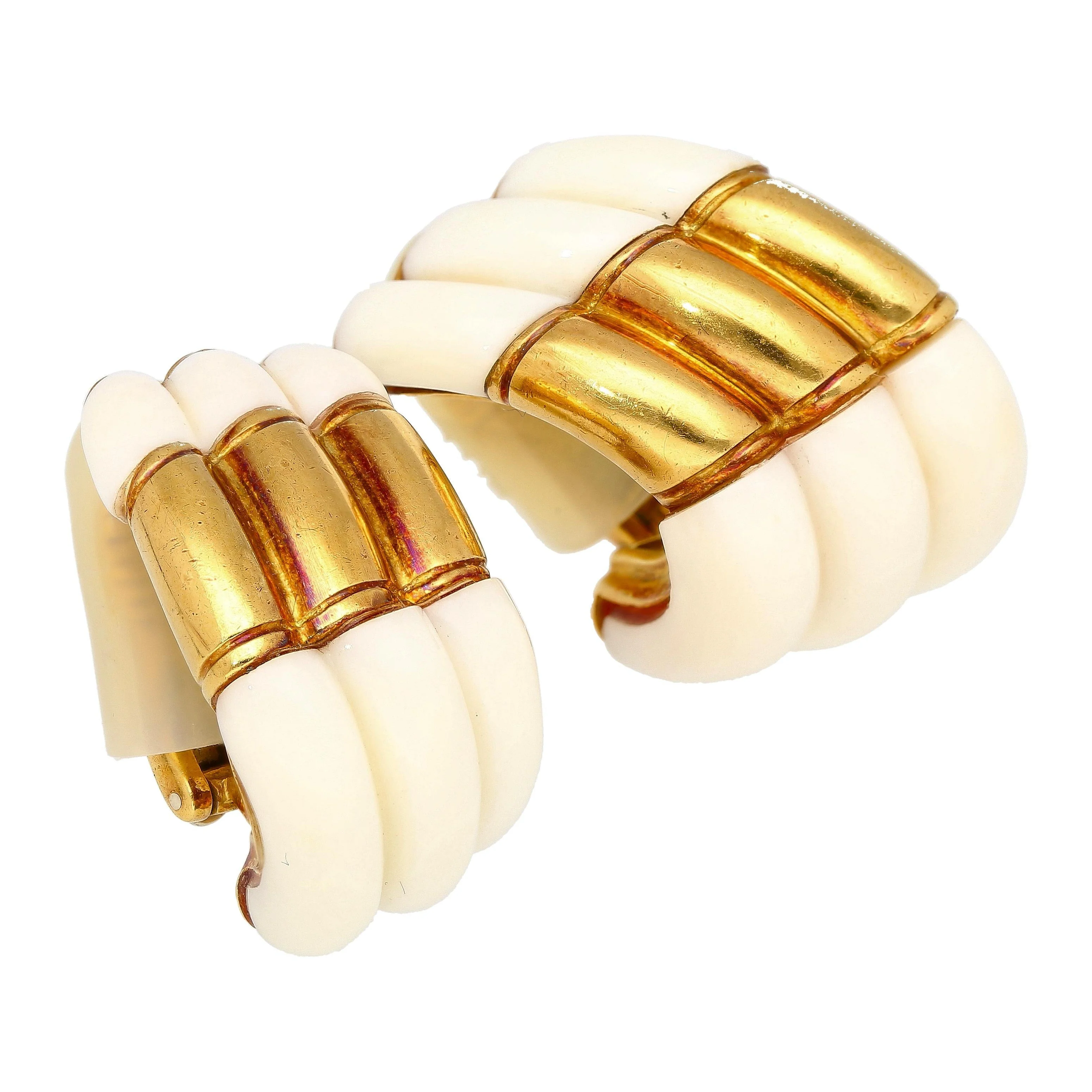Natural White Agate Clip On Retro Earrings in 18K Yellow Gold - Image 3