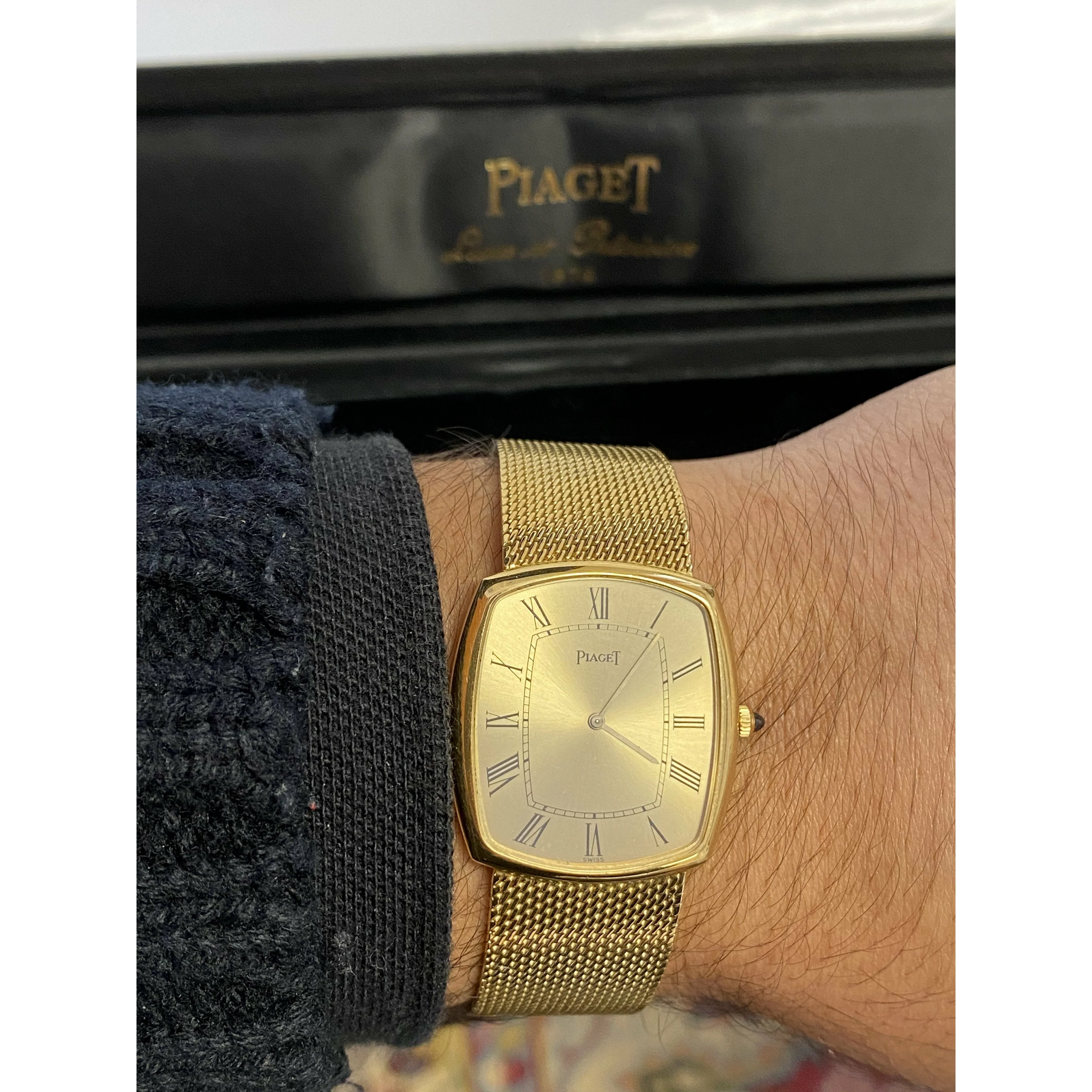 Piaget 9741 Vintage 18k Mens Watch with Gold Champagne Strap - Image 4