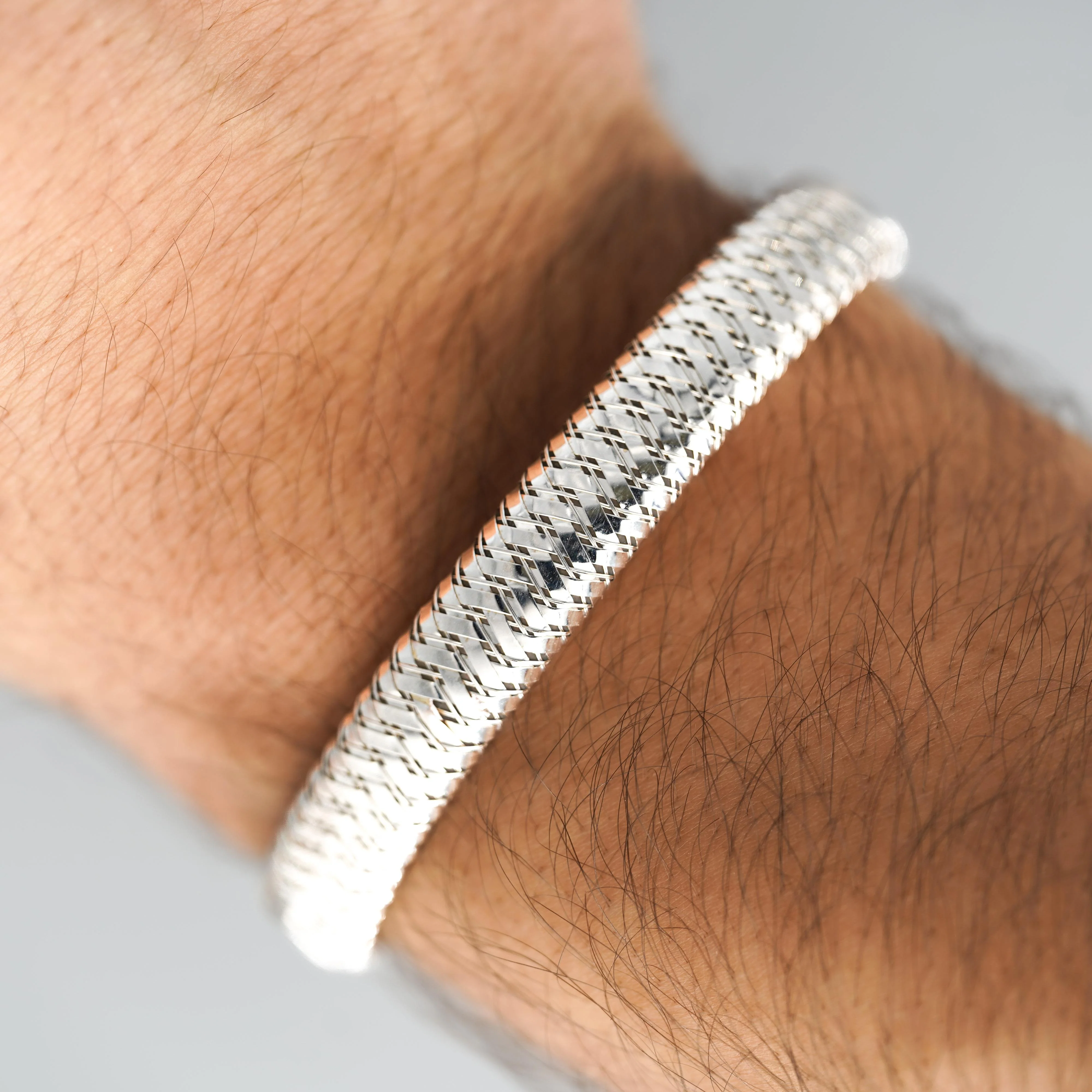 Roberto Coin 18K White Gold Woven Flexible Bangle Bracelet - Image 2