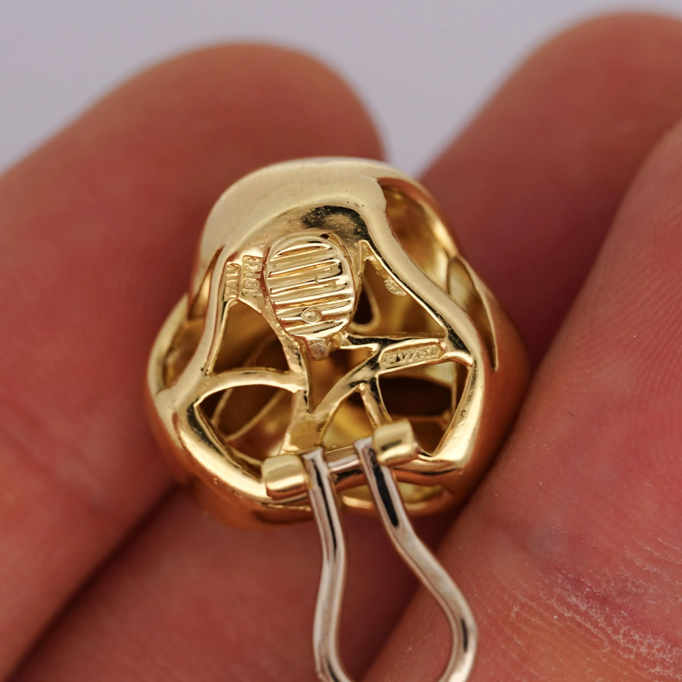 Roberto Coin Knot 18K Yellow Gold Stud Earrings Clip On Lever Backs - Image 8
