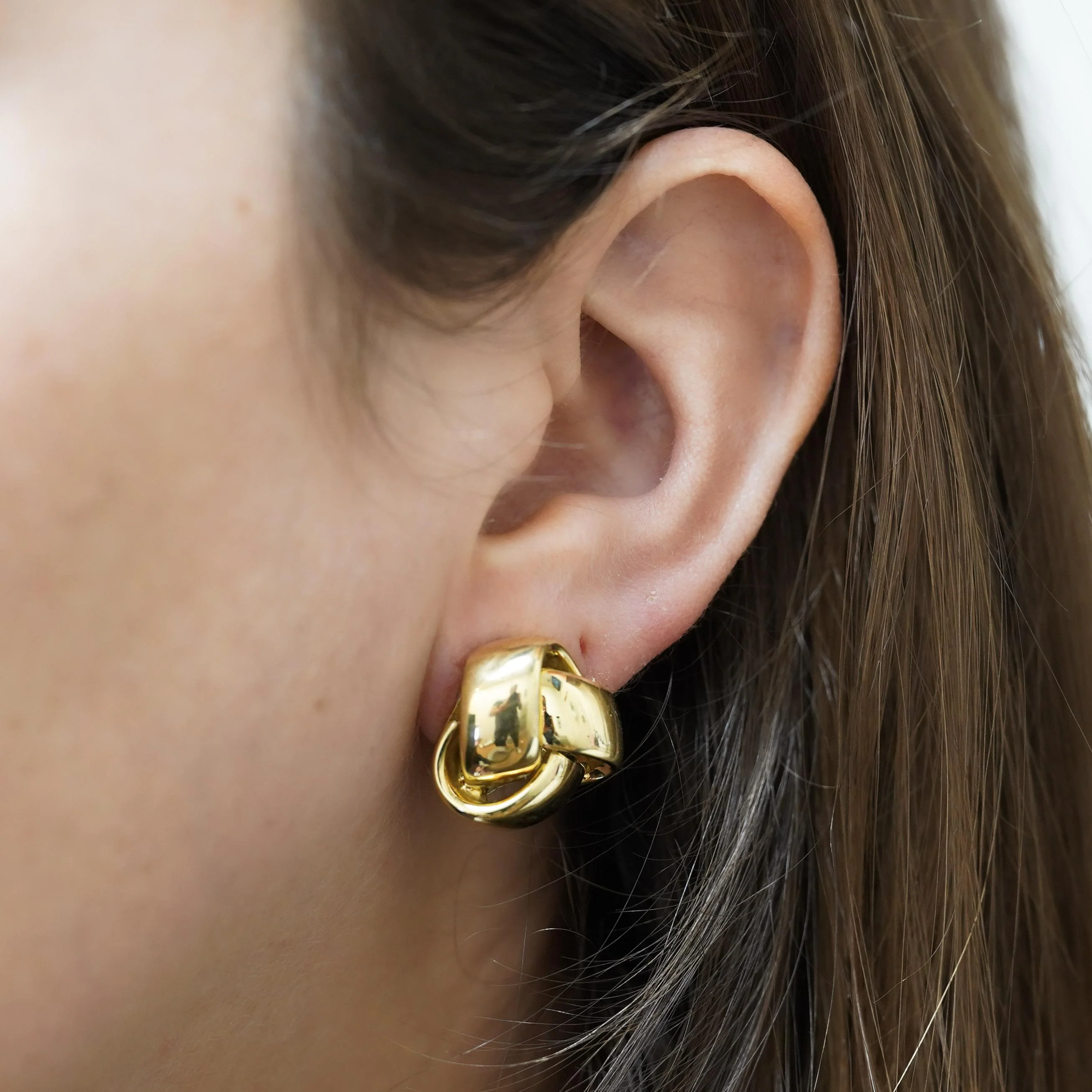 Roberto Coin Knot 18K Yellow Gold Stud Earrings Clip On Lever Backs - Image 9