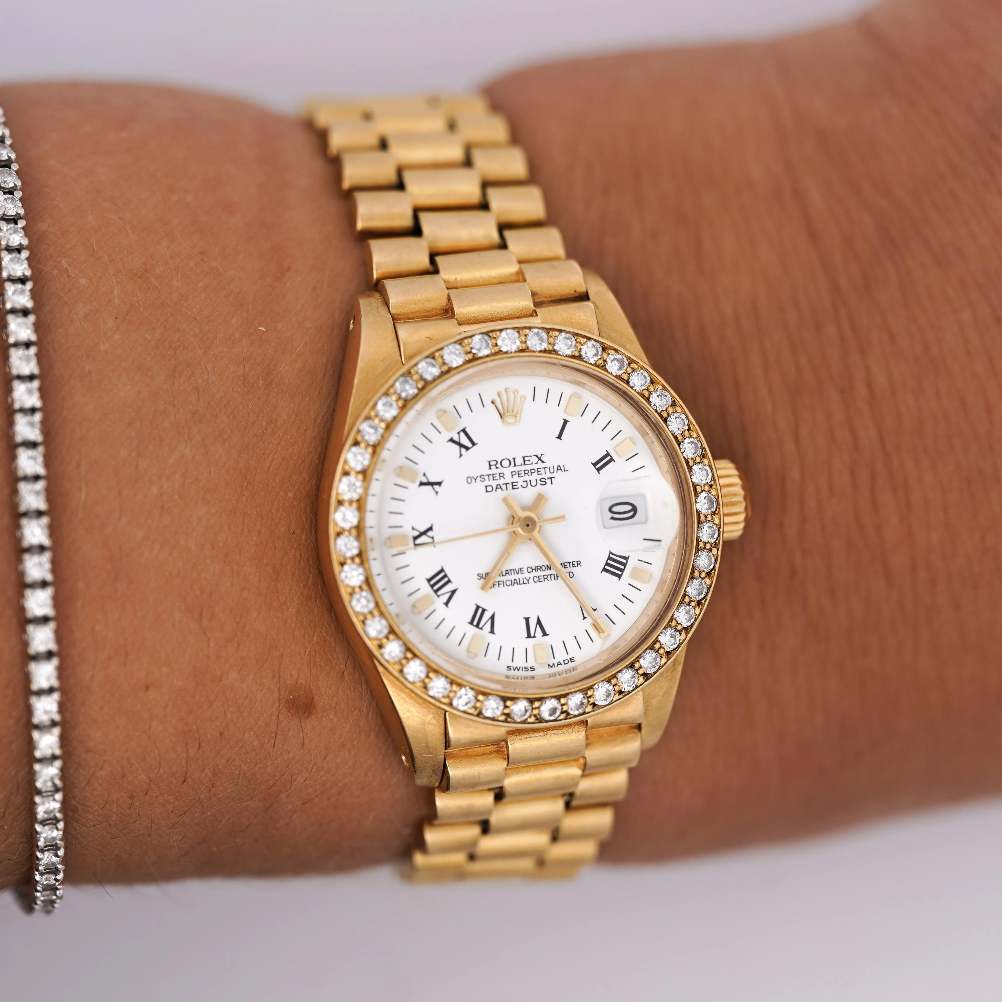 Rolex OP DateJust Presidential White Face 26mm Diamond Bezel 18K Gold Watch - Image 2