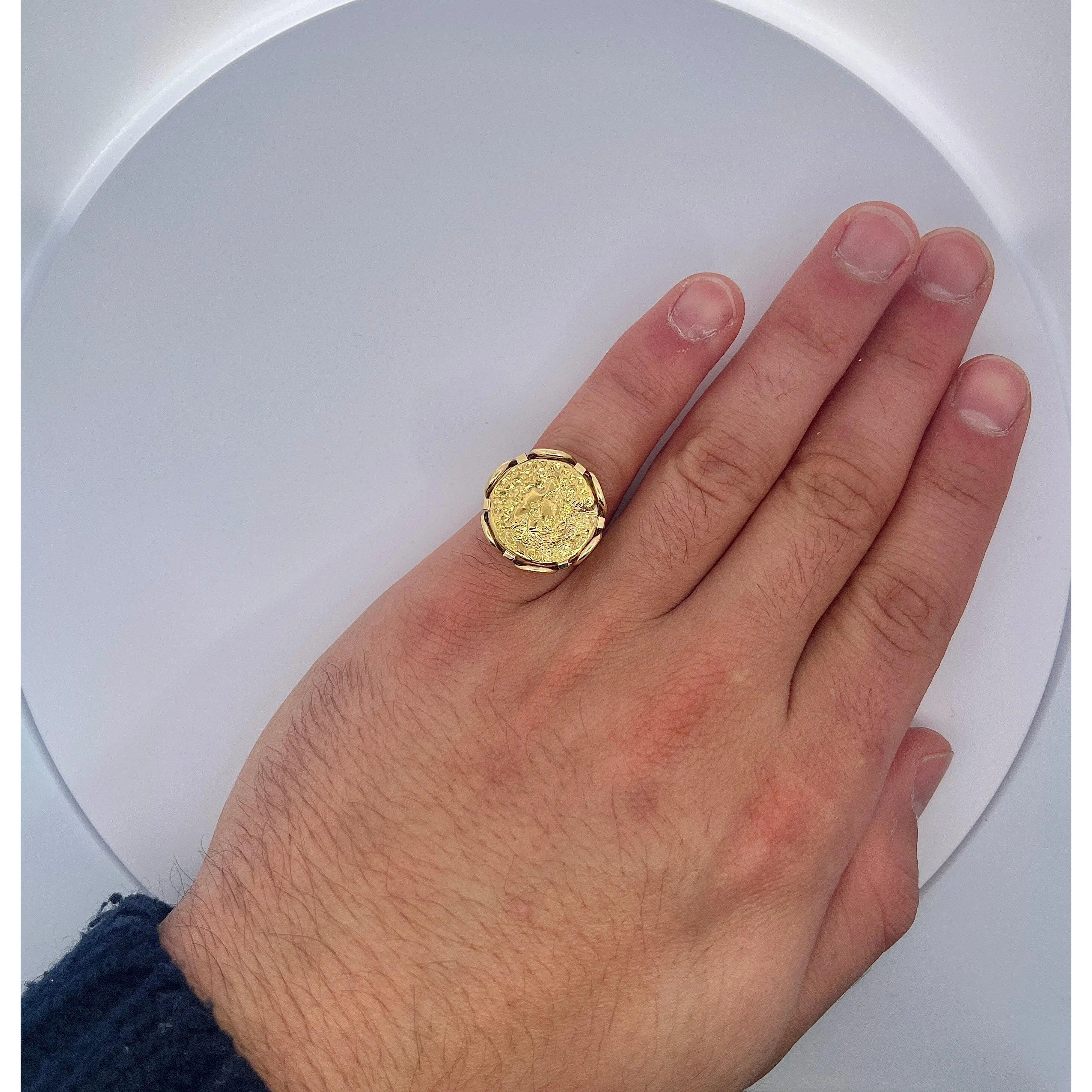 Salvador Dali For Piaget 'Dalí d'Or' 22K Gold Coin Ring in 18K Gold Setting | Retailed by Van Cleef & Arpels at Bergdorf Goodman Paris Jewels Boutique - Image 12