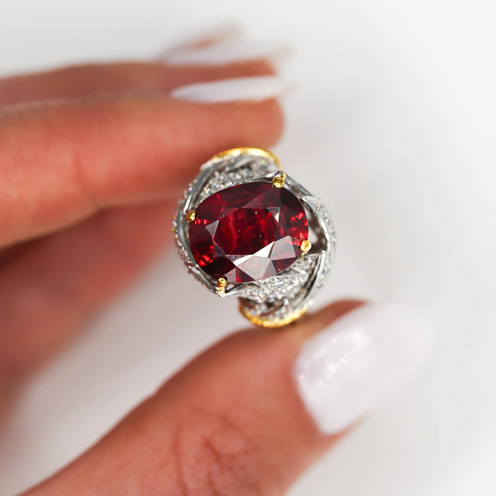 Schlumberger For Tiffany & Co. No Heat 6 Carat Ruby and Diamond Ring - Image 9