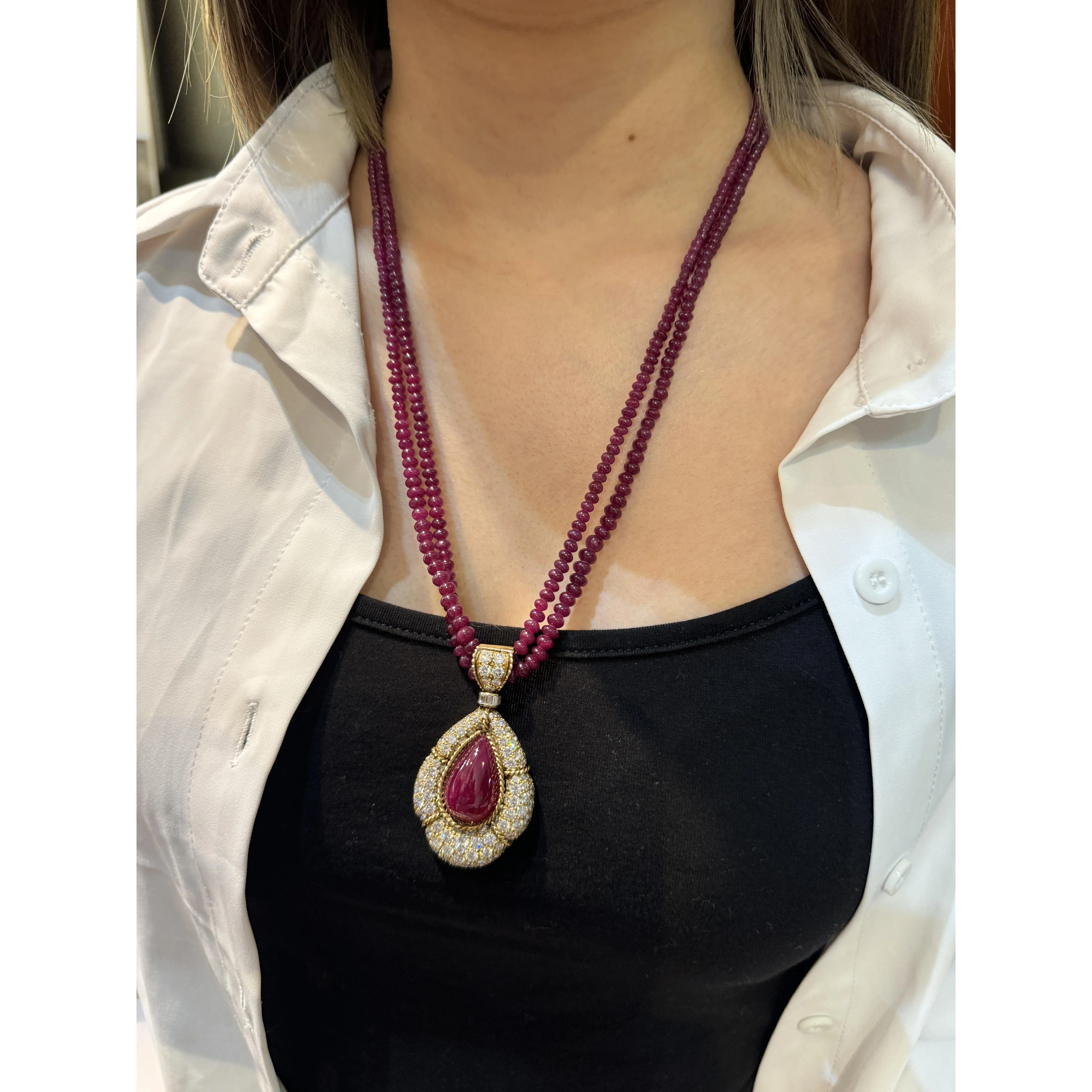 22.41 Carat Cabochon Cut Ruby Pendant In Tiffany & Co. Signed Bead Necklace - Image 8
