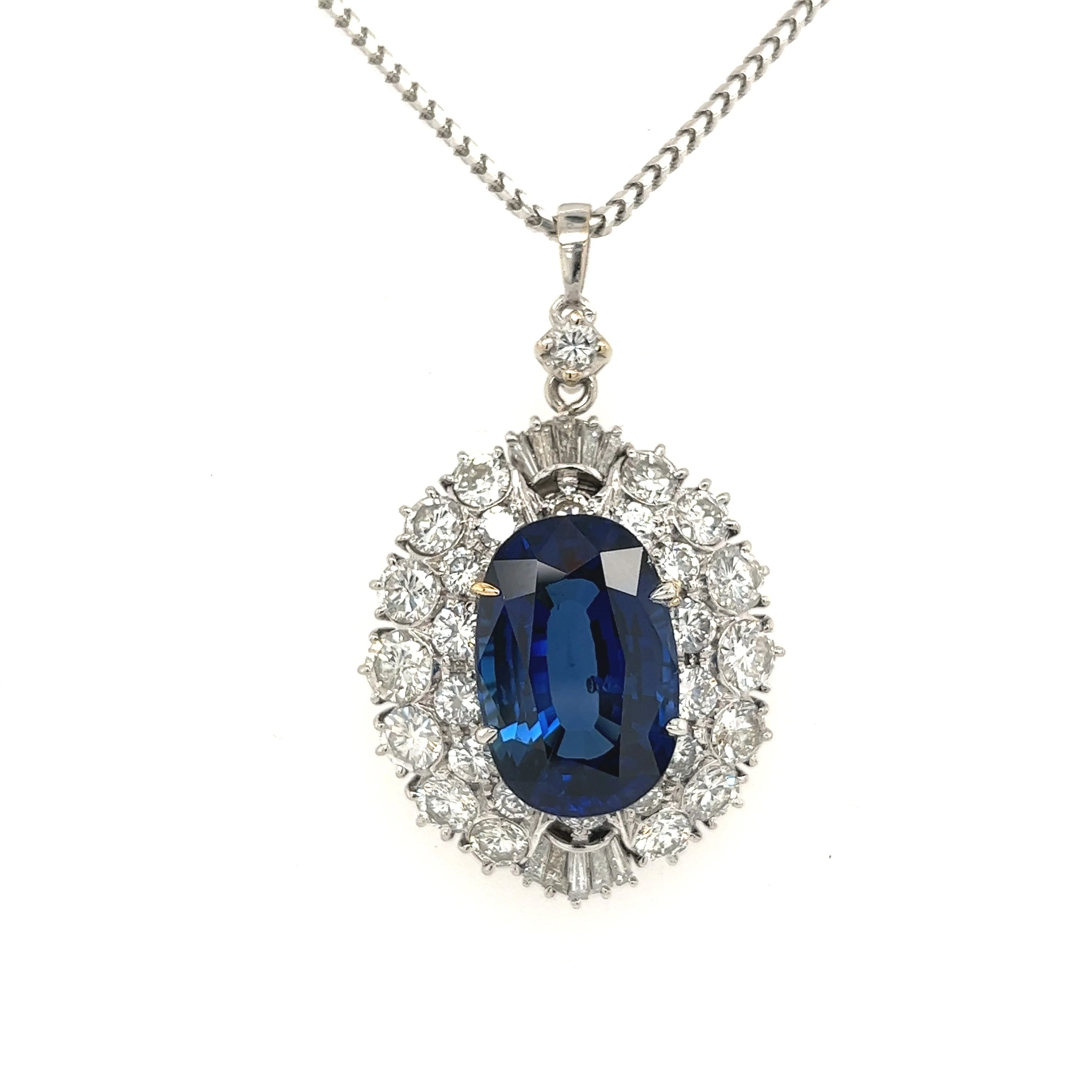 Van Cleef and Arpels Ceylon Blue Sapphire and Diamond Pendant Necklace - Image 5