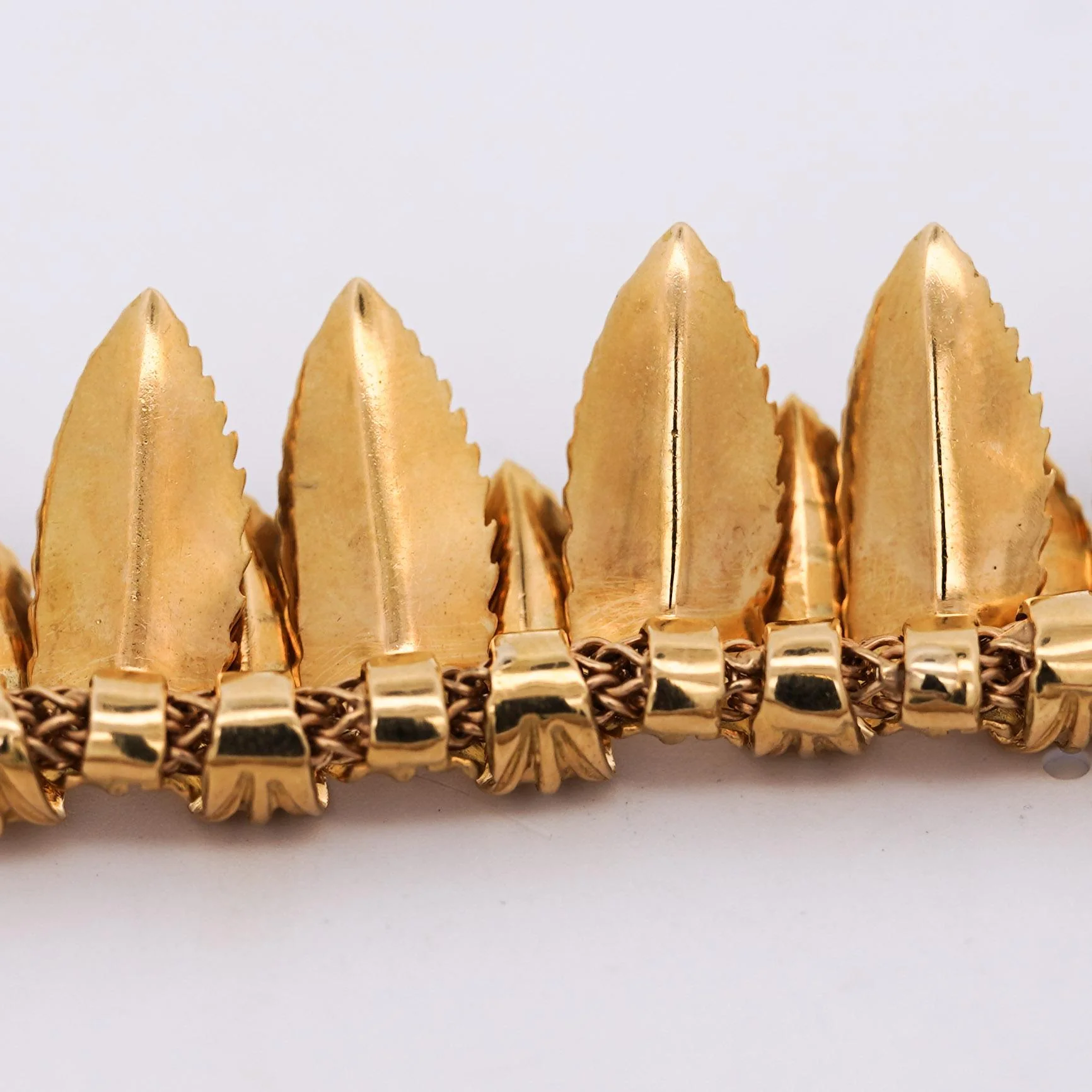 Van Cleef & Arpels 18K Gold Leaf Diamond Vintage Retro Choker Necklace - Image 10