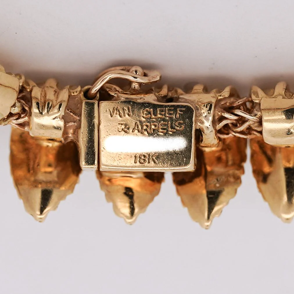 Van Cleef & Arpels 18K Gold Leaf Diamond Vintage Retro Choker Necklace - Image 11