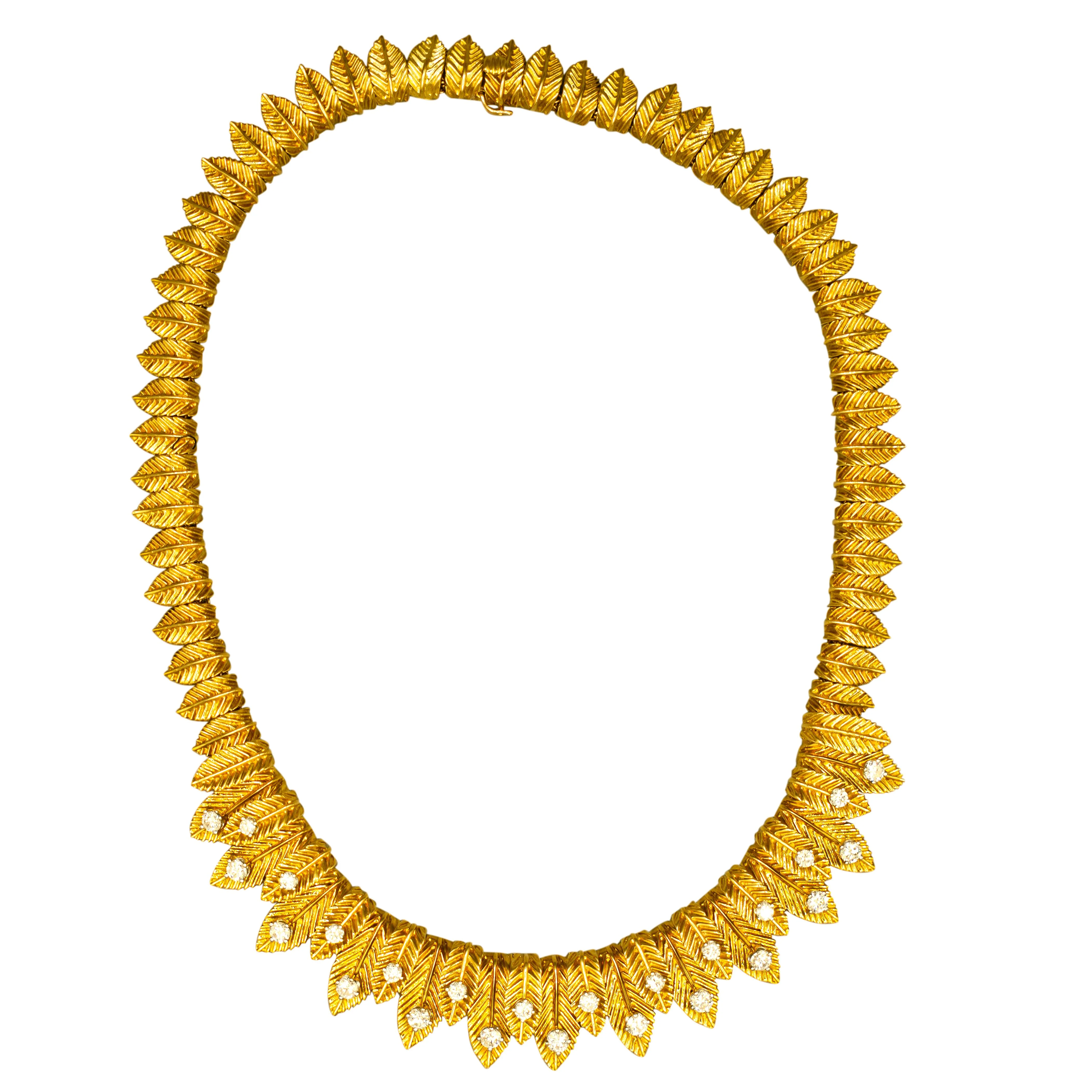 Van Cleef & Arpels 18K Gold Leaf Diamond Vintage Retro Choker Necklace - Image 12